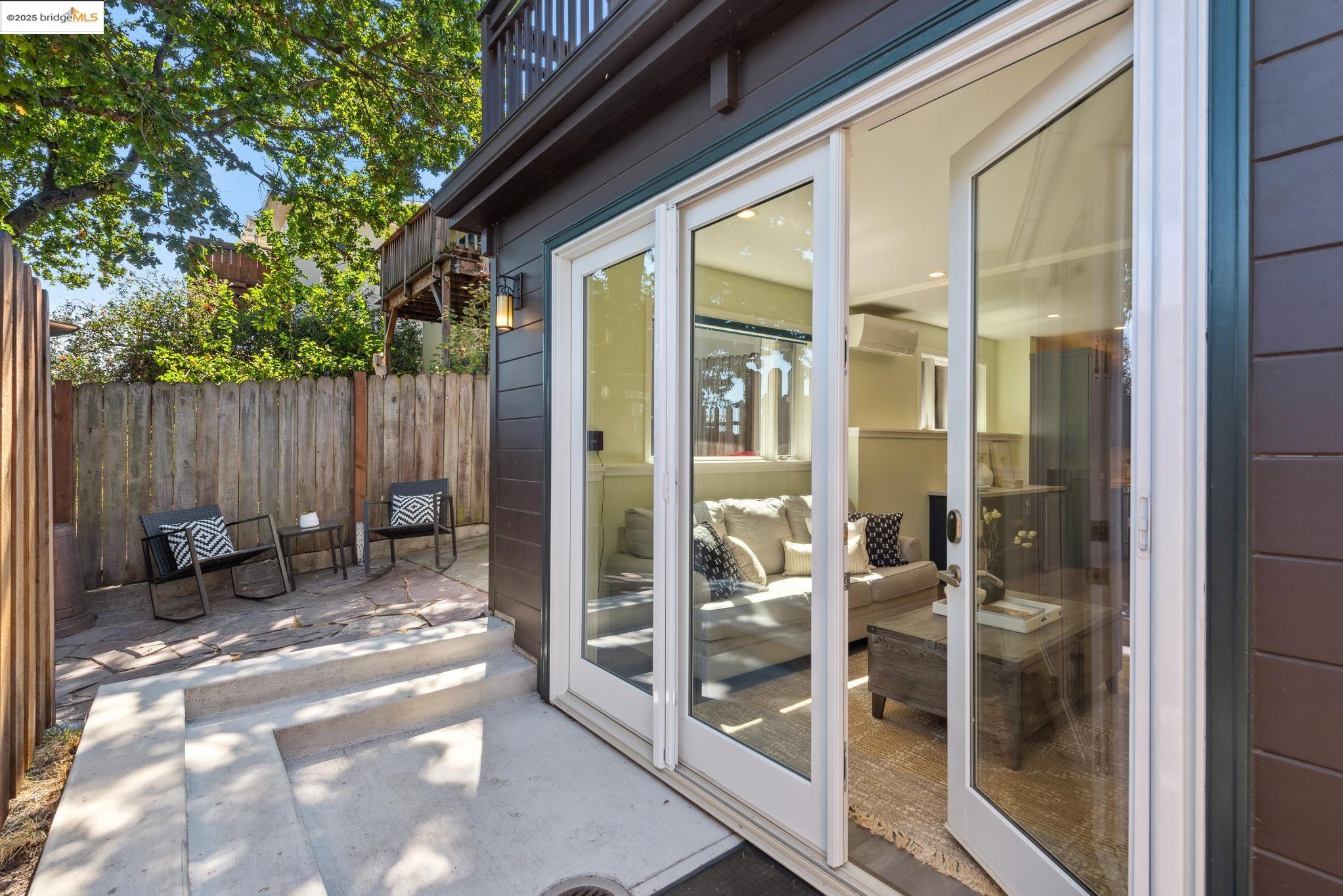 Detail Gallery Image 44 of 60 For 526 Mira Vista Ave, Oakland,  CA 94610 - 5 Beds | 3/1 Baths