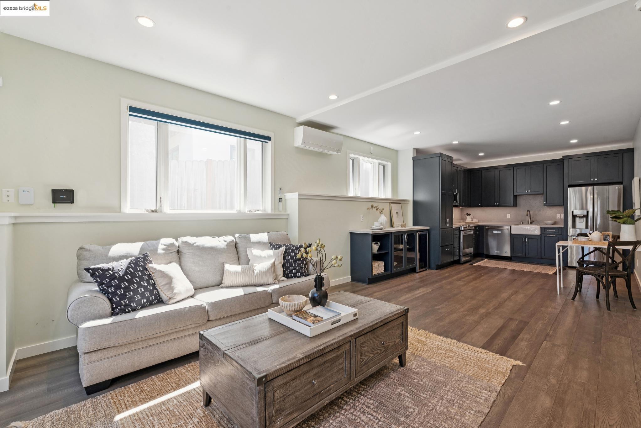 Detail Gallery Image 45 of 60 For 526 Mira Vista Ave, Oakland,  CA 94610 - 5 Beds | 3/1 Baths