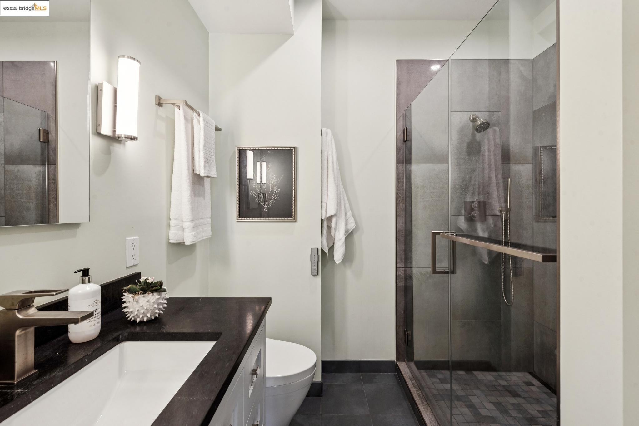 Detail Gallery Image 50 of 60 For 526 Mira Vista Ave, Oakland,  CA 94610 - 5 Beds | 3/1 Baths
