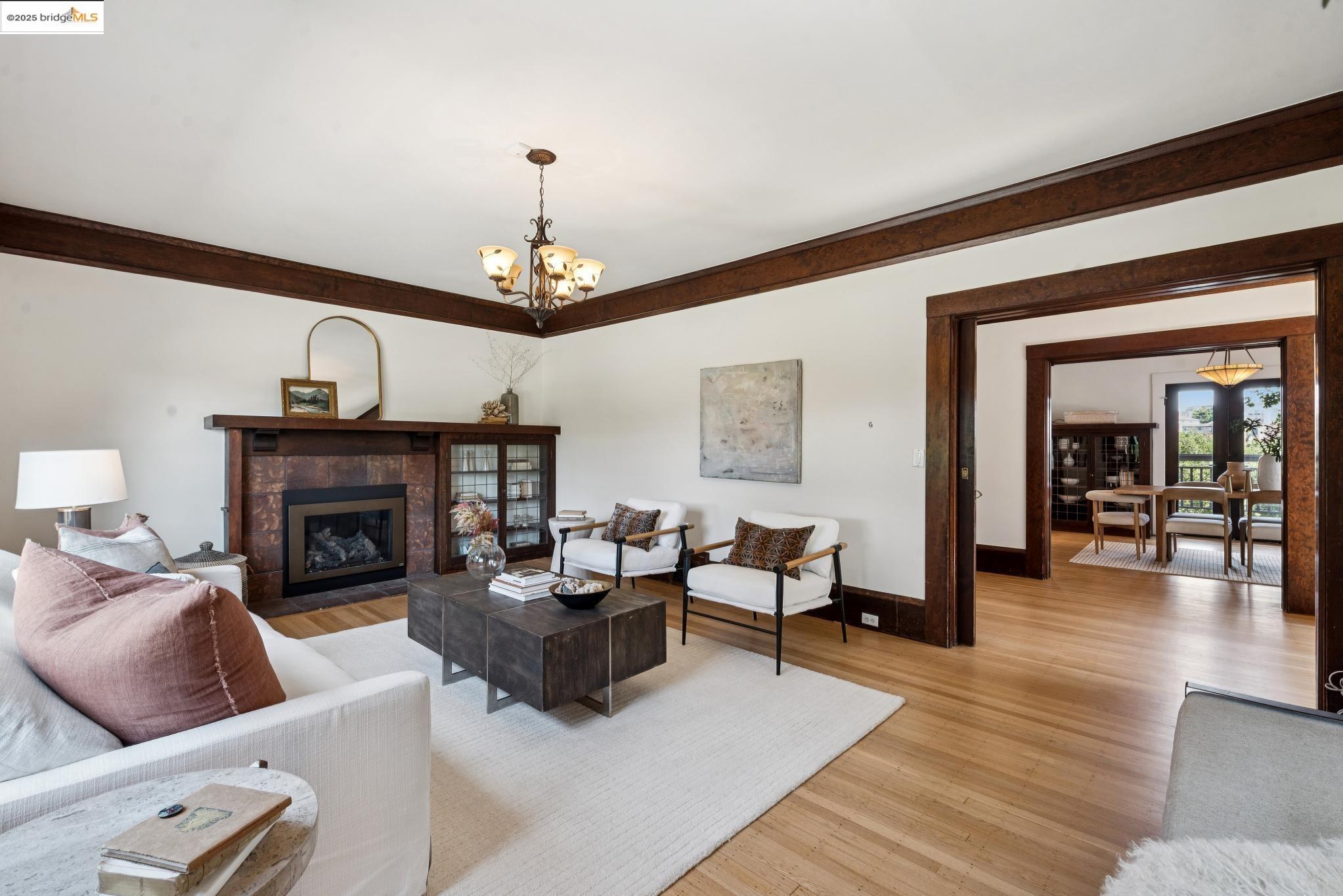 Detail Gallery Image 9 of 60 For 526 Mira Vista Ave, Oakland,  CA 94610 - 5 Beds | 3/1 Baths