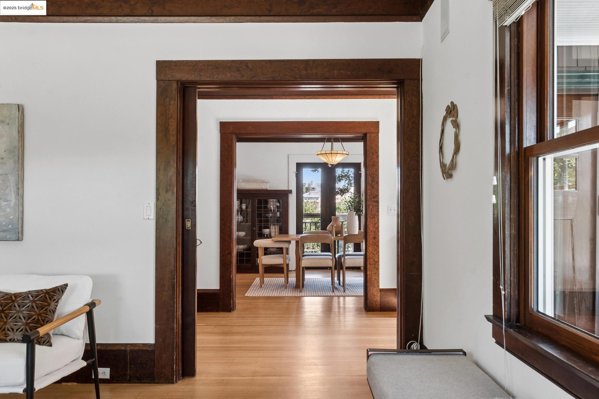 Detail Gallery Image 10 of 60 For 526 Mira Vista Ave, Oakland,  CA 94610 - 5 Beds | 3/1 Baths