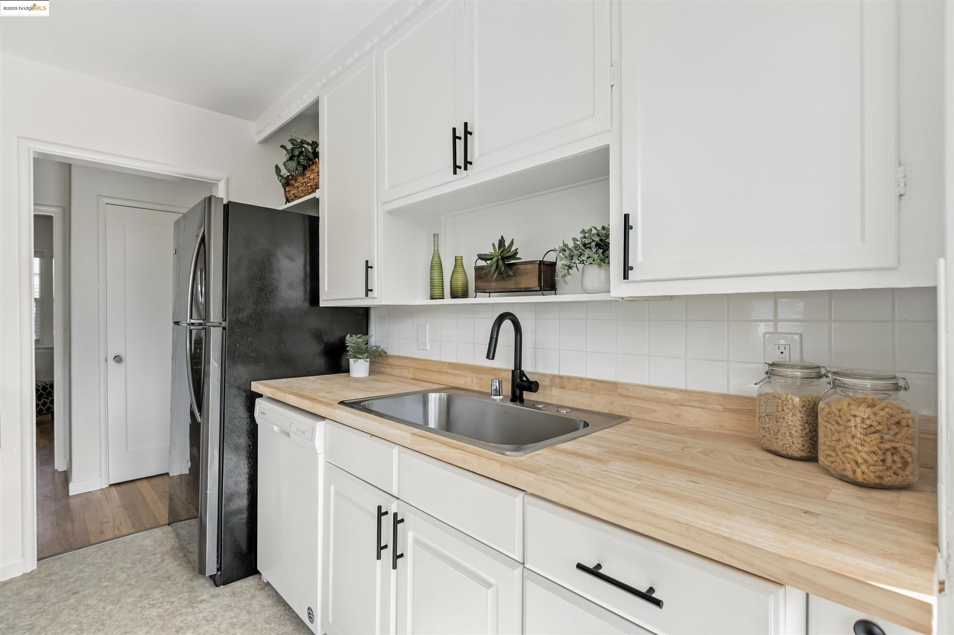 Detail Gallery Image 12 of 33 For 7318 Gladys Ave, El Cerrito,  CA 94530 - 3 Beds | 1 Baths