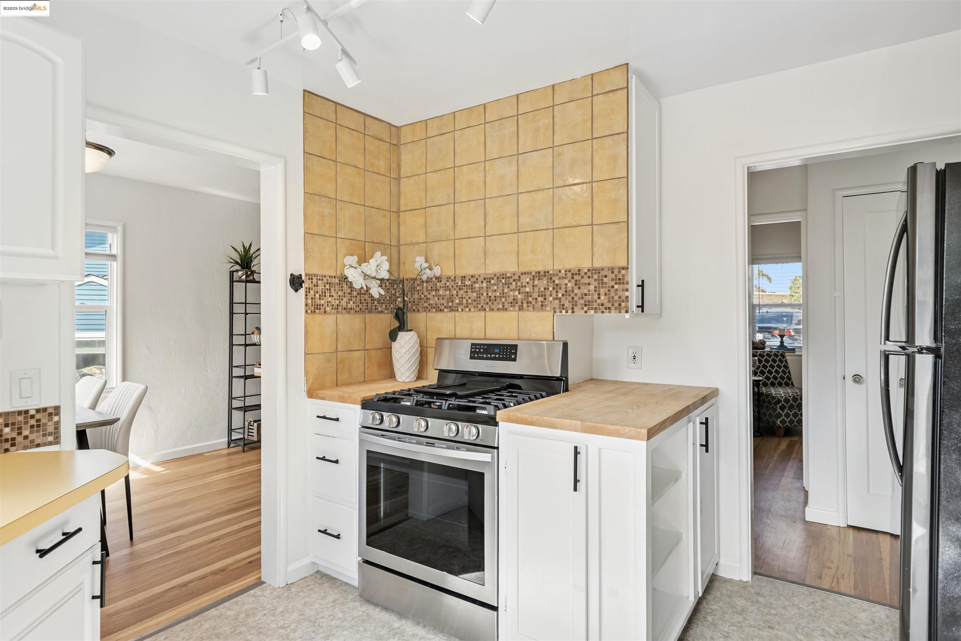 Detail Gallery Image 13 of 33 For 7318 Gladys Ave, El Cerrito,  CA 94530 - 3 Beds | 1 Baths