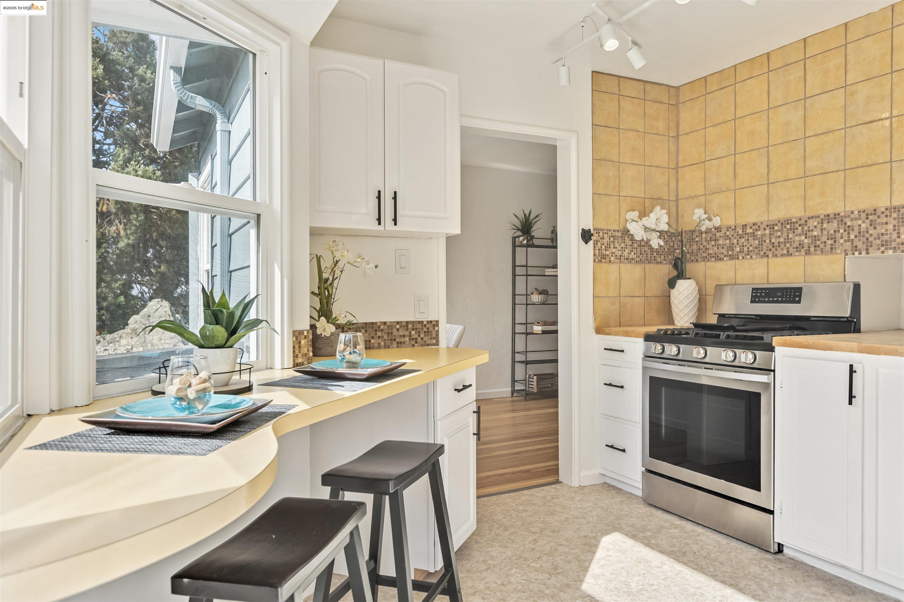 Detail Gallery Image 14 of 33 For 7318 Gladys Ave, El Cerrito,  CA 94530 - 3 Beds | 1 Baths