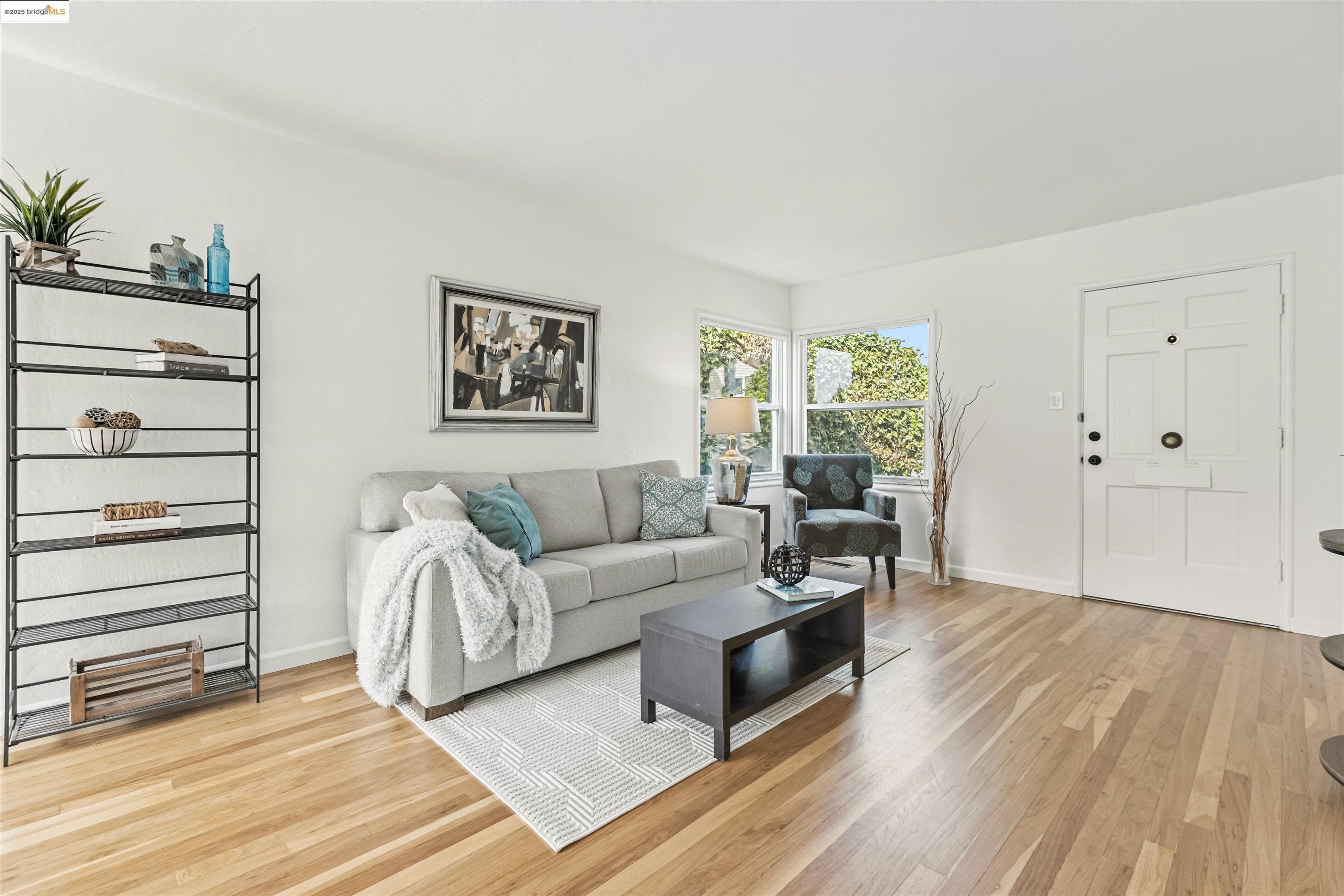 Detail Gallery Image 3 of 33 For 7318 Gladys Ave, El Cerrito,  CA 94530 - 3 Beds | 1 Baths