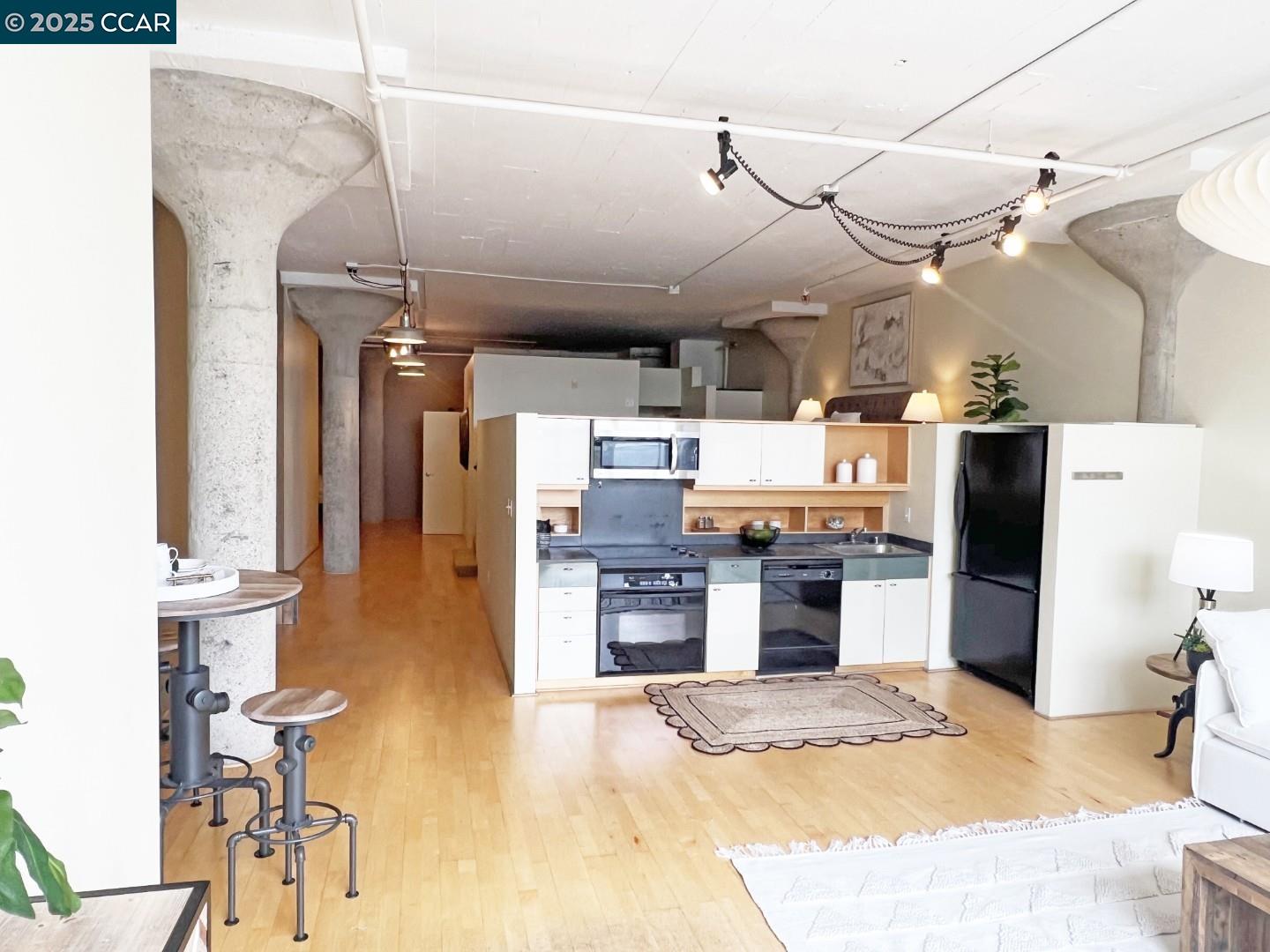 Photo #9: 41111158 Listing: Photo #9