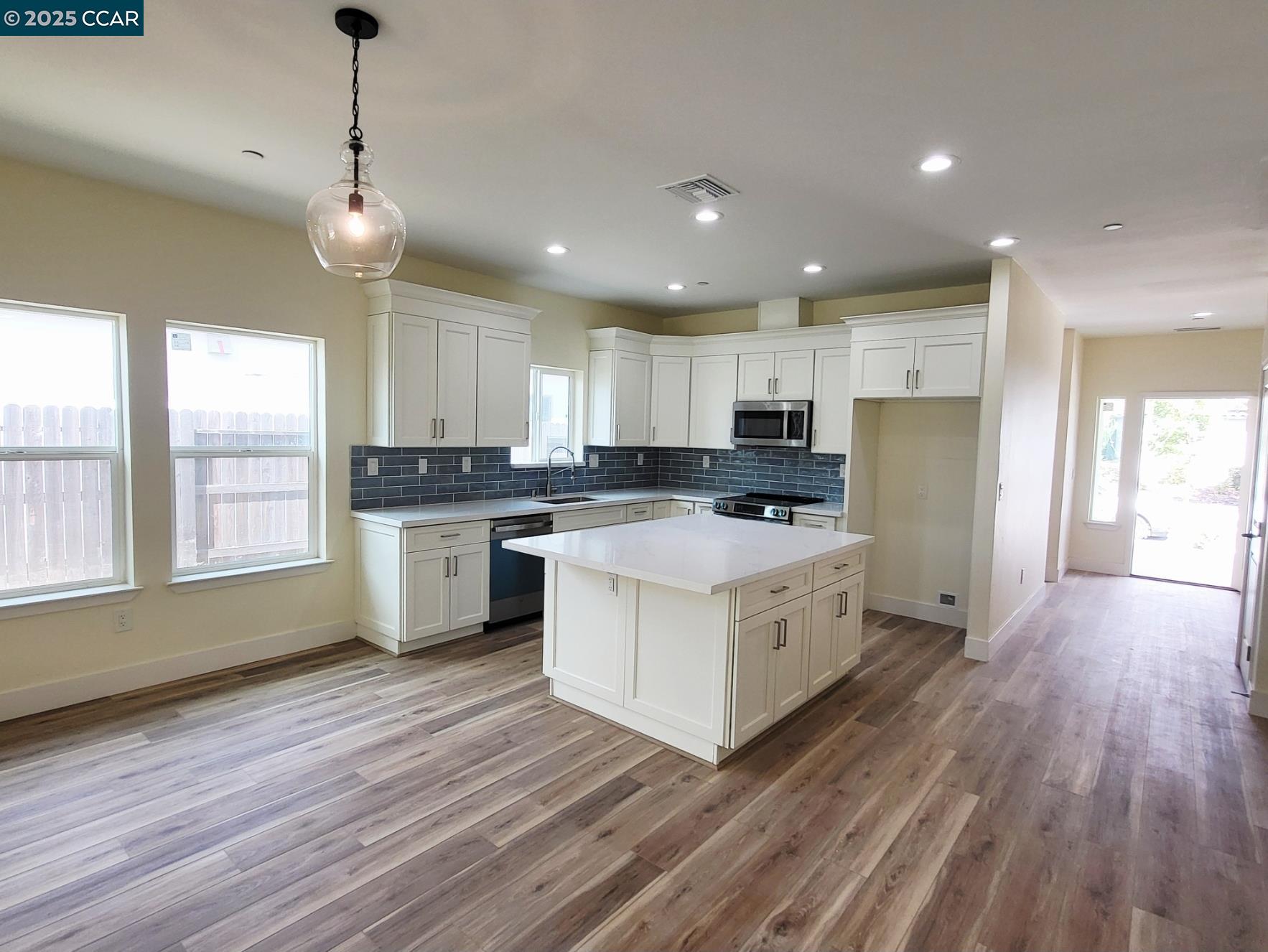 Detail Gallery Image 11 of 23 For 2222 Armus St, Woodland,  CA 95776 - 4 Beds | 3 Baths