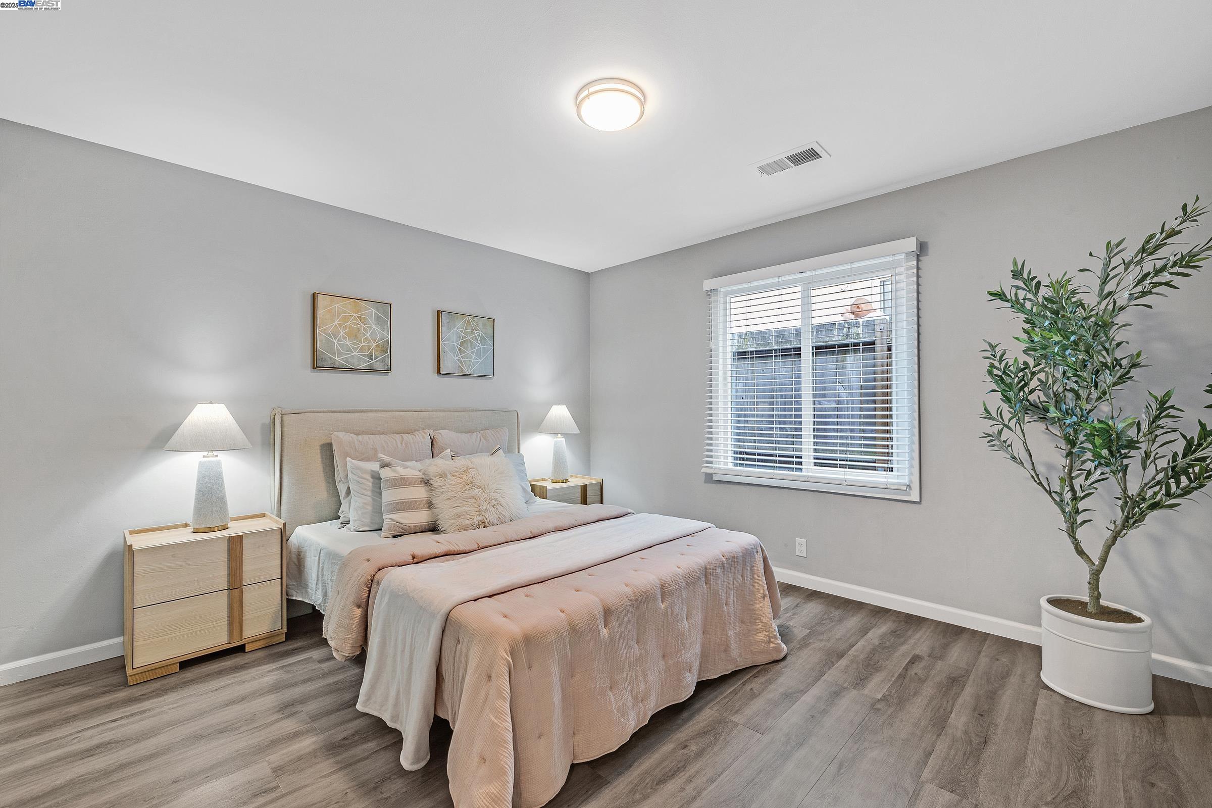 Detail Gallery Image 15 of 32 For 209 Mansfield Dr, South San Francisco,  CA 94080 - 4 Beds | 1 Baths