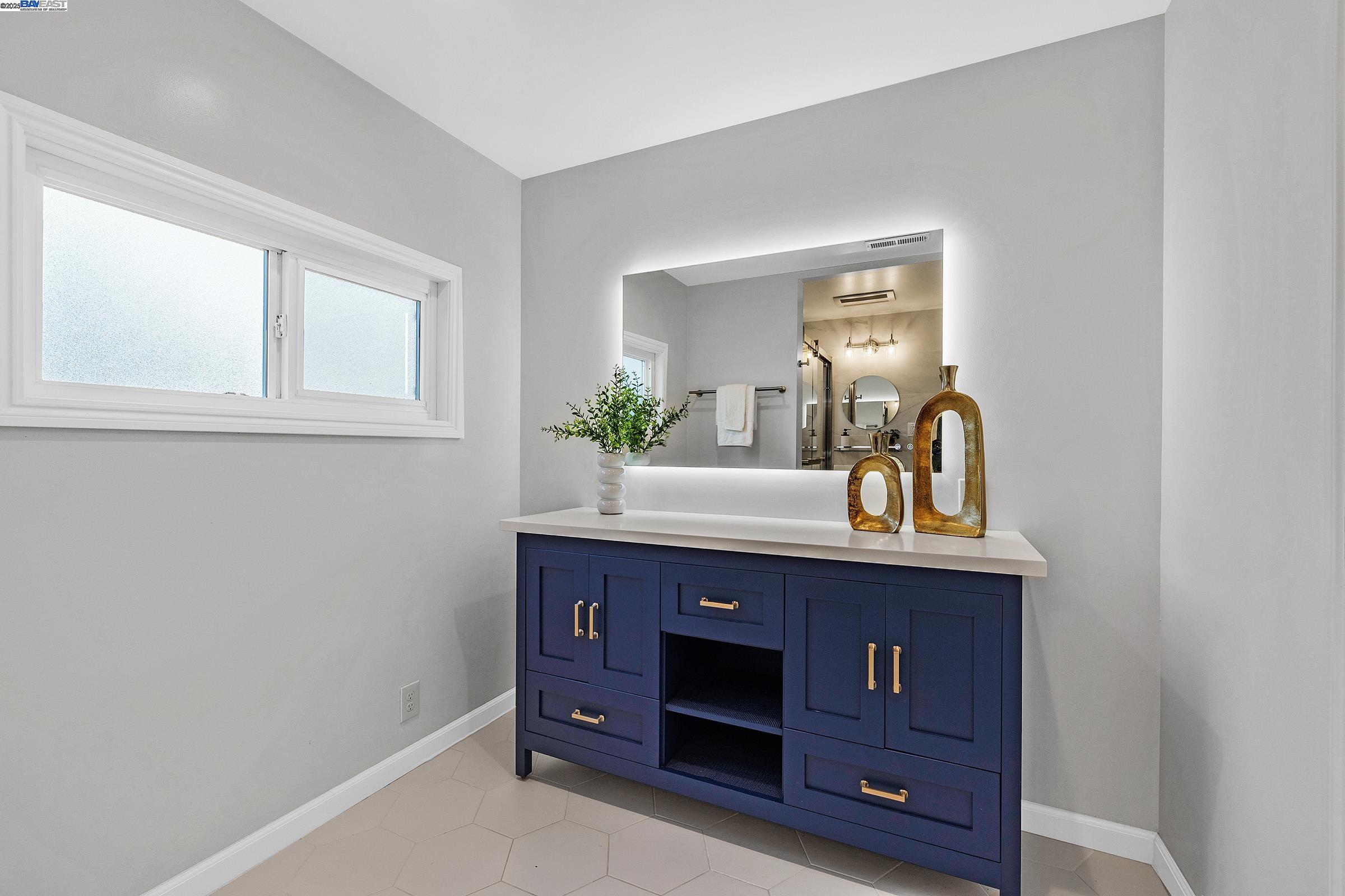 Detail Gallery Image 19 of 32 For 209 Mansfield Dr, South San Francisco,  CA 94080 - 4 Beds | 1 Baths