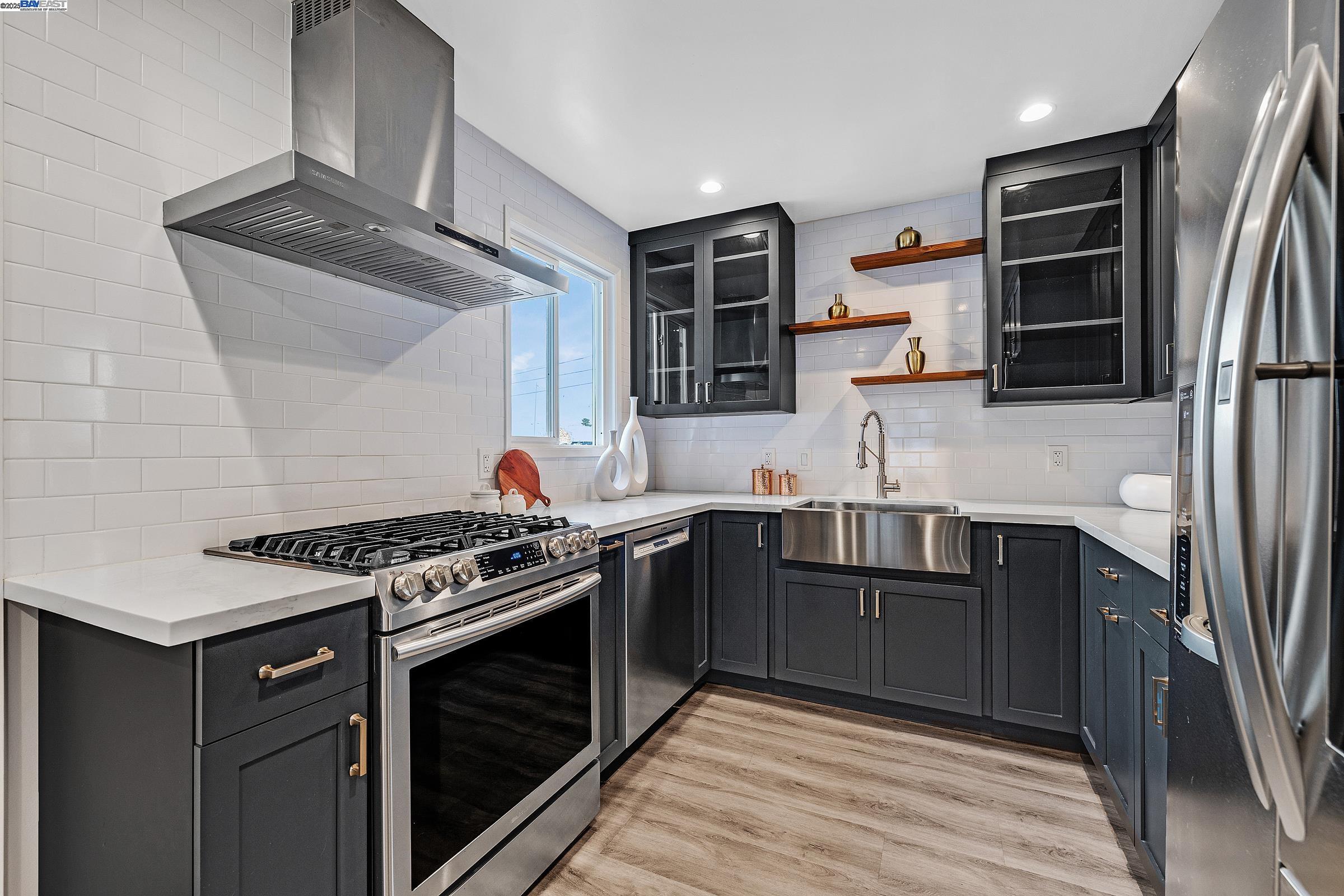 Detail Gallery Image 10 of 32 For 209 Mansfield Dr, South San Francisco,  CA 94080 - 4 Beds | 1 Baths