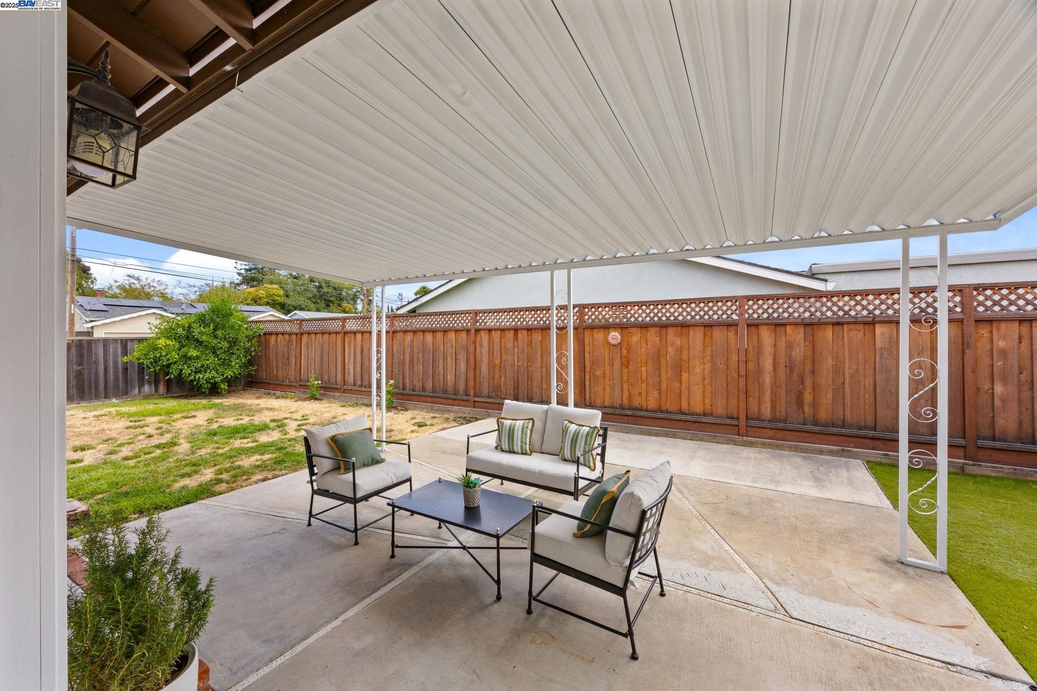 Detail Gallery Image 23 of 34 For 20089 Meadowlark Dr, Castro Valley,  CA 94546 - 4 Beds | 2 Baths