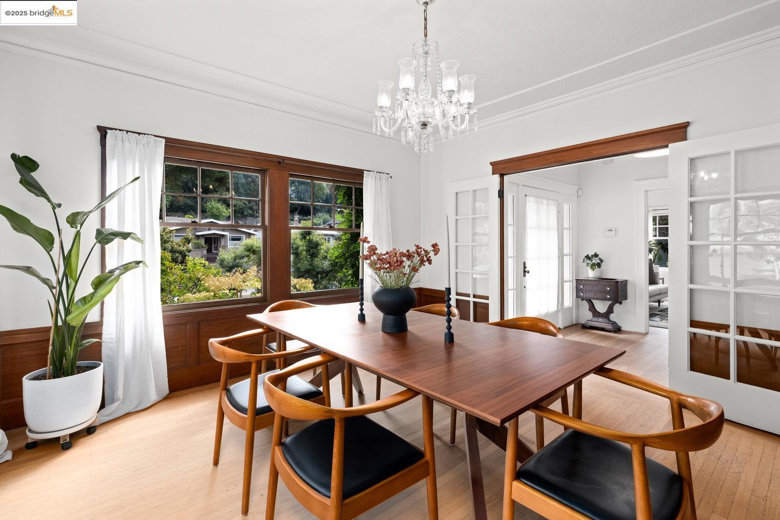 Detail Gallery Image 12 of 60 For 690 Mandana Blvd, Oakland,  CA 94610 - 3 Beds | 2/1 Baths