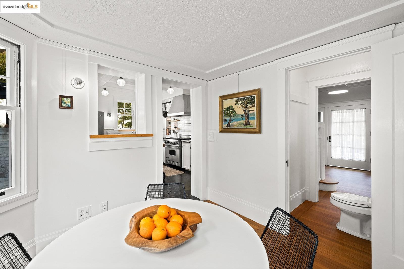 Detail Gallery Image 20 of 60 For 690 Mandana Blvd, Oakland,  CA 94610 - 3 Beds | 2/1 Baths