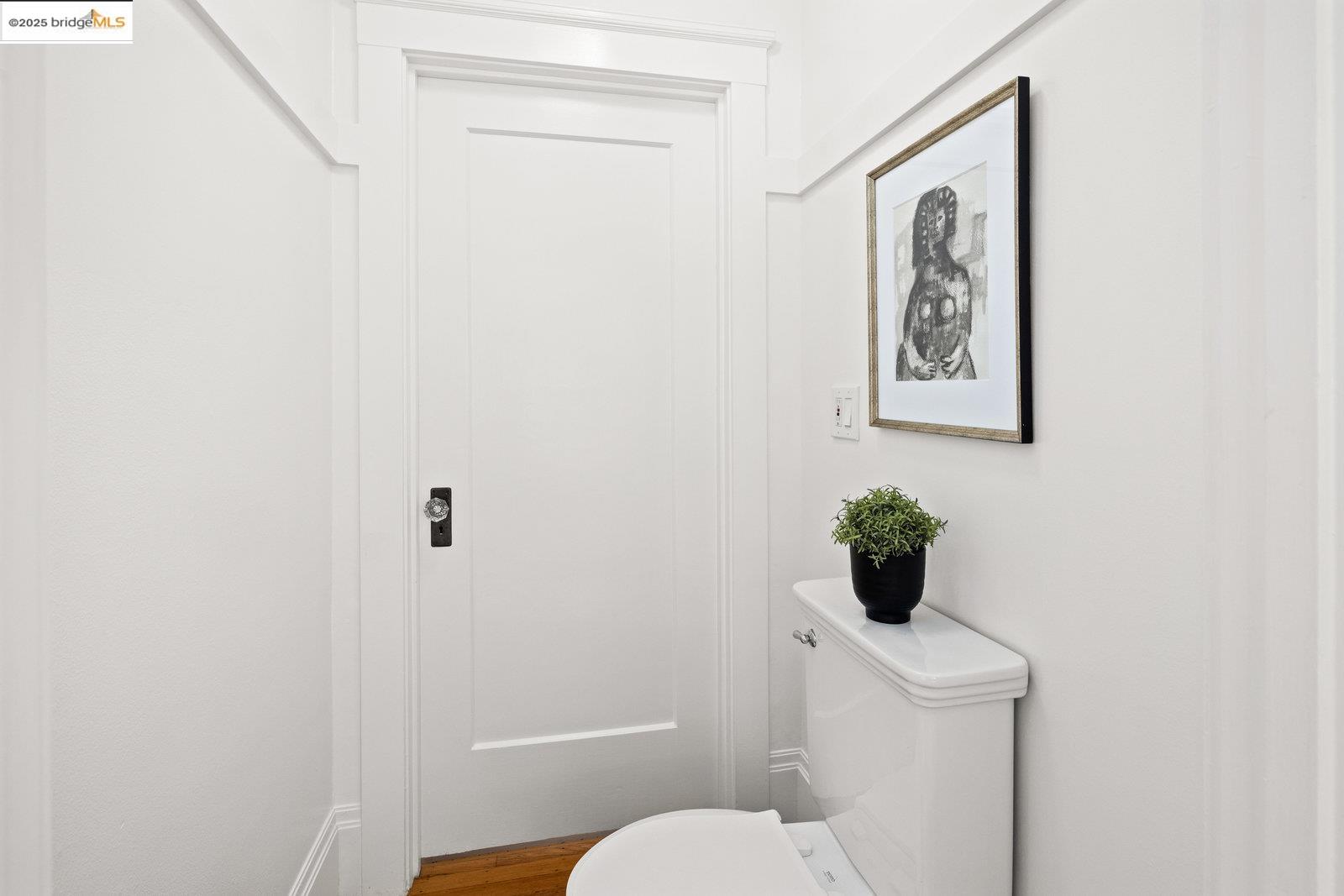 Detail Gallery Image 23 of 60 For 690 Mandana Blvd, Oakland,  CA 94610 - 3 Beds | 2/1 Baths