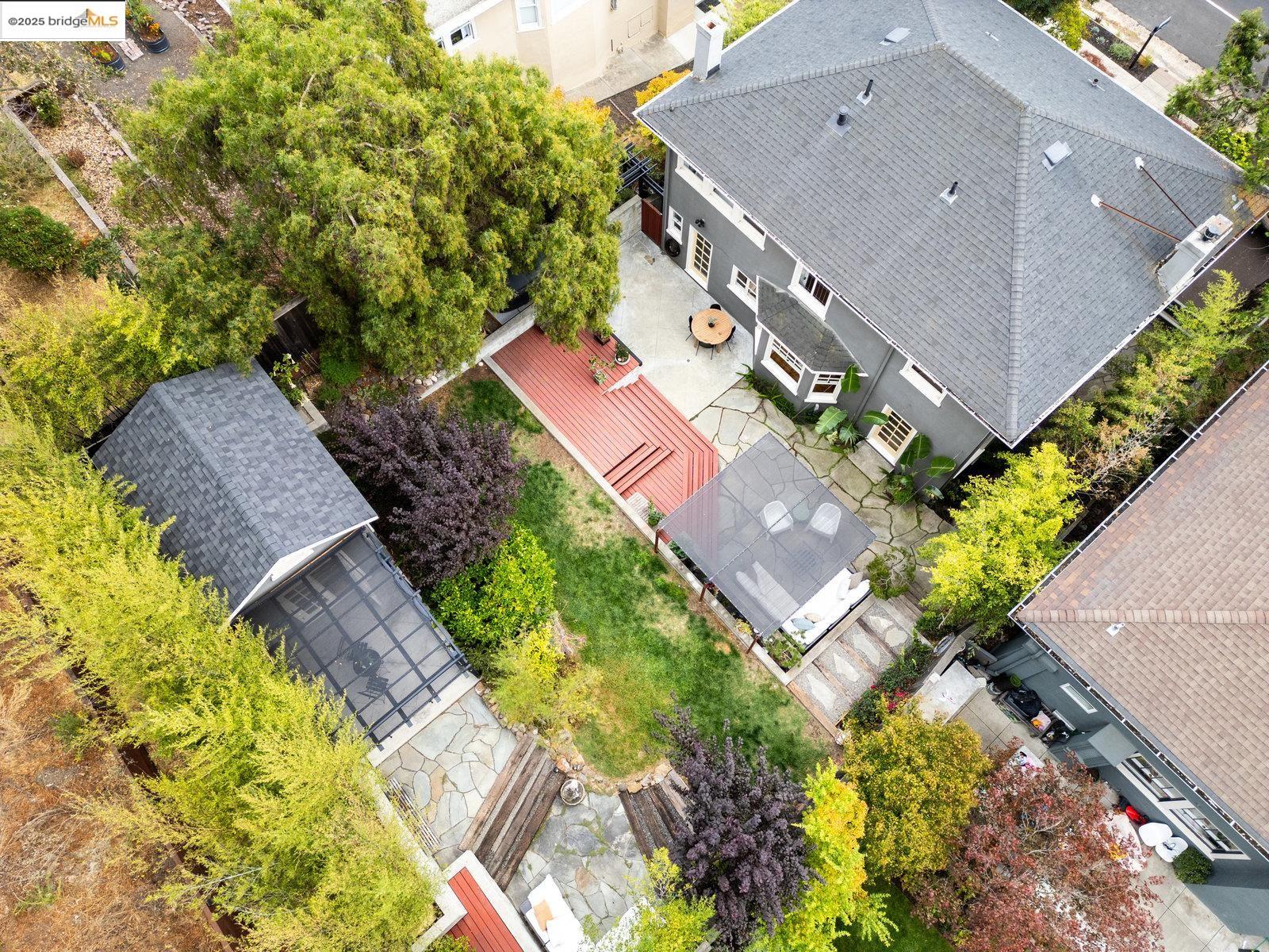 Detail Gallery Image 55 of 60 For 690 Mandana Blvd, Oakland,  CA 94610 - 3 Beds | 2/1 Baths