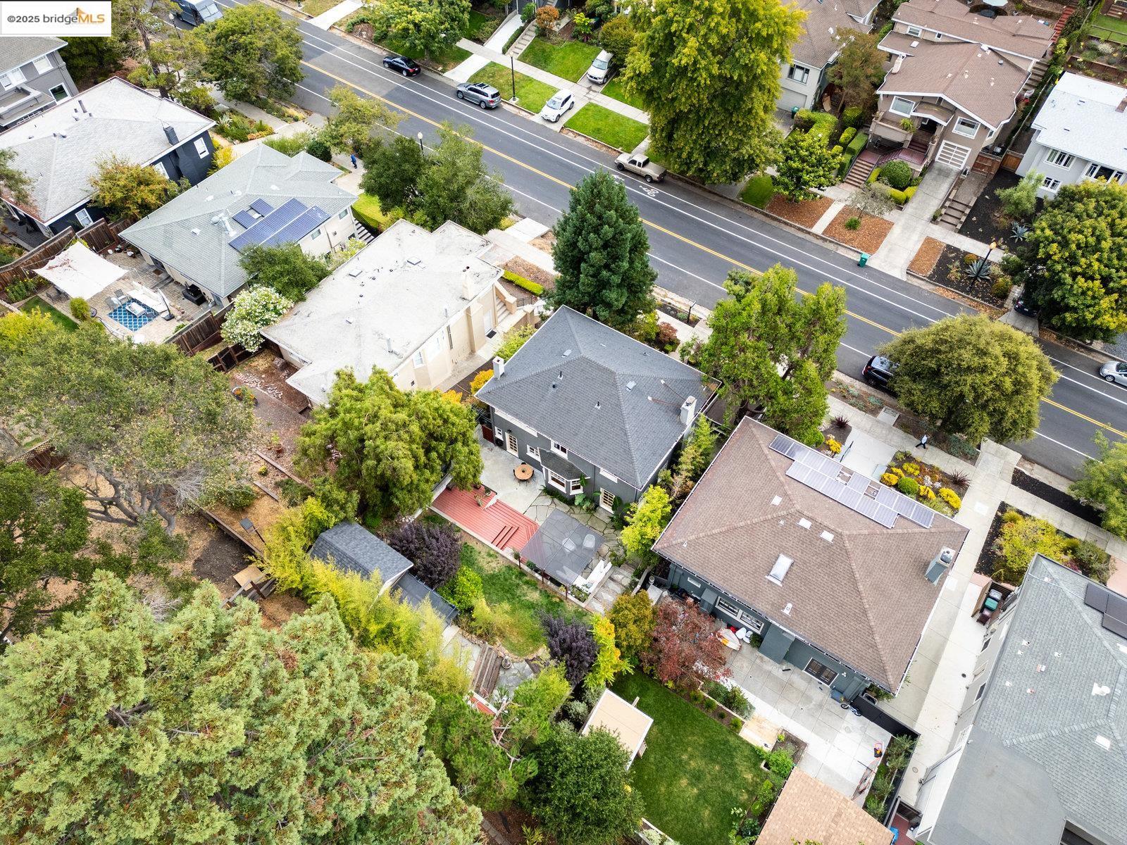 Detail Gallery Image 56 of 60 For 690 Mandana Blvd, Oakland,  CA 94610 - 3 Beds | 2/1 Baths
