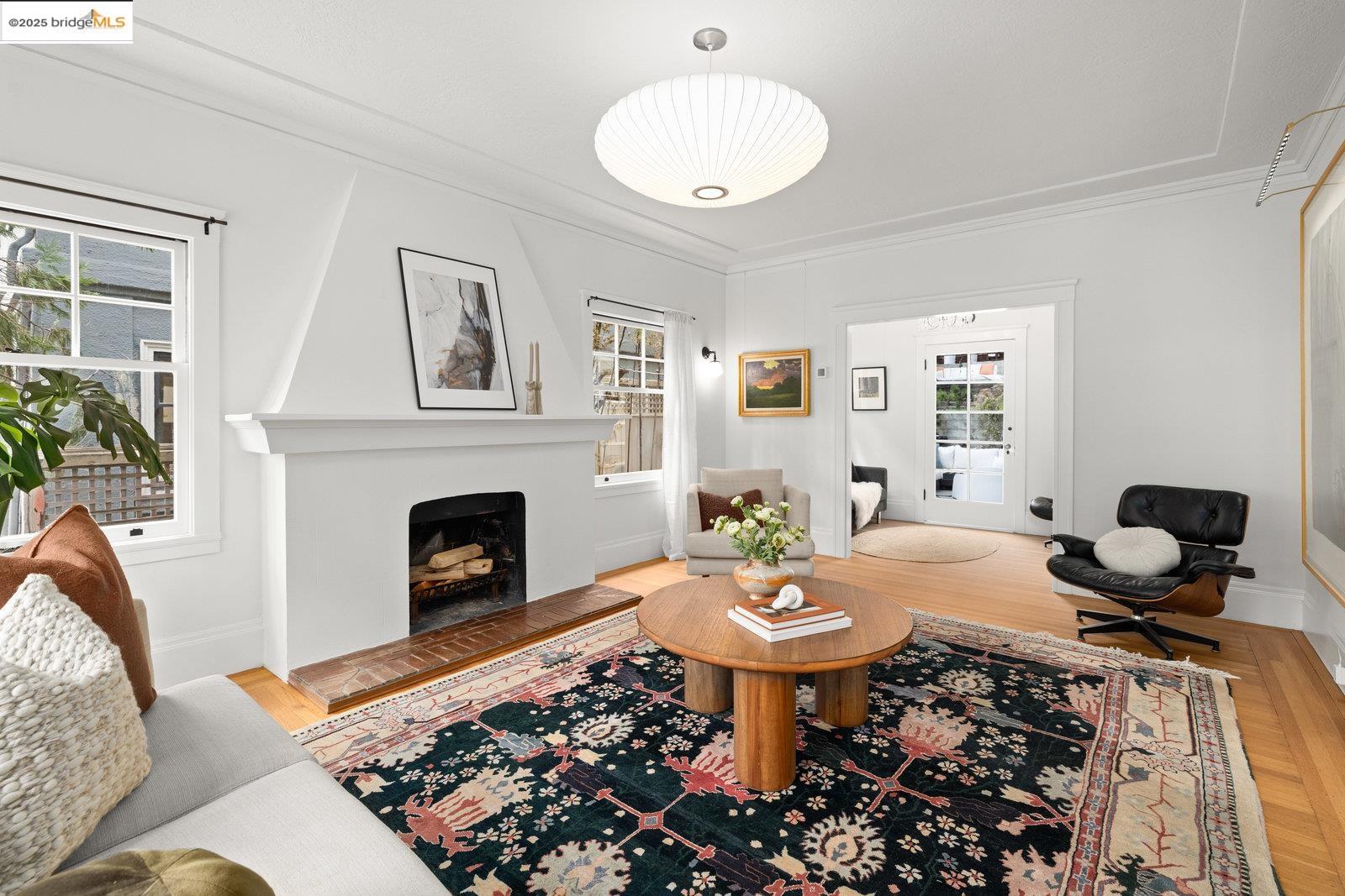 Detail Gallery Image 9 of 60 For 690 Mandana Blvd, Oakland,  CA 94610 - 3 Beds | 2/1 Baths