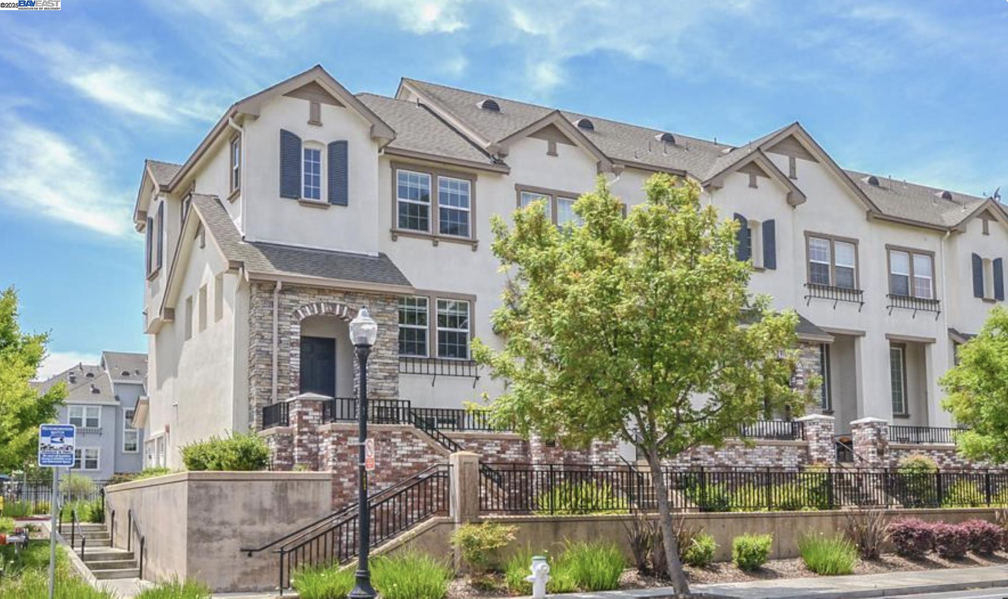 Detail Gallery Image 1 of 1 For 577 Montego Ter, Sunnyvale,  CA 94089 - 3 Beds | 2/1 Baths