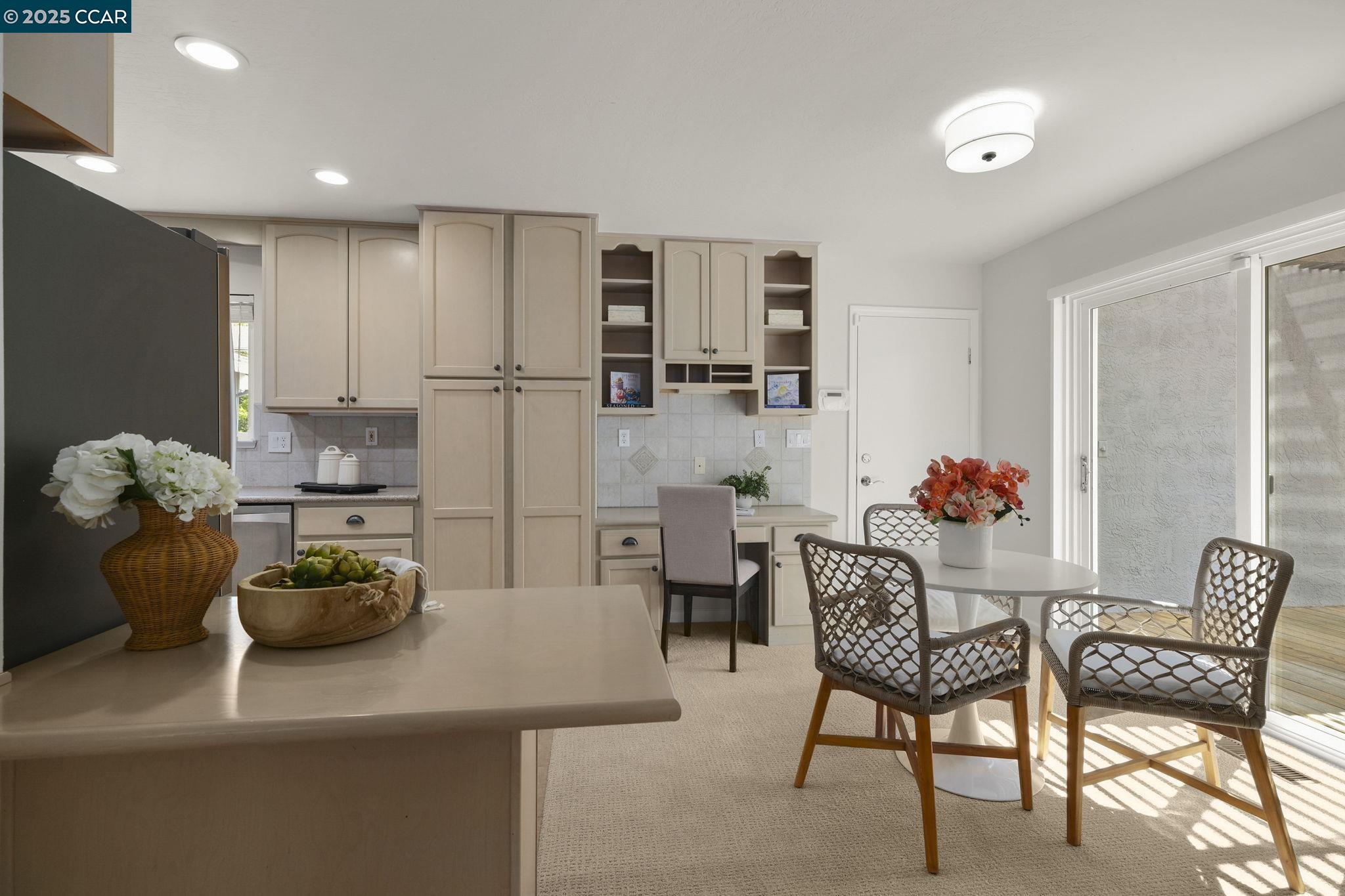 Detail Gallery Image 11 of 29 For 1152 via Doble, Concord,  CA 94521 - 4 Beds | 2 Baths