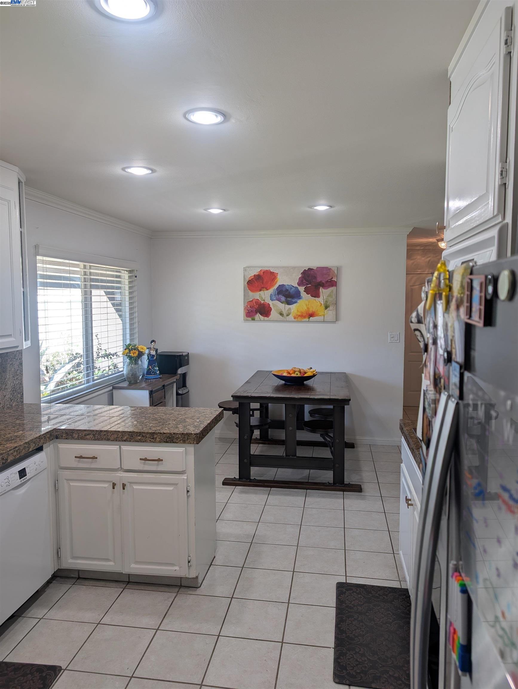 Detail Gallery Image 2 of 12 For 4017 Silver St, Pleasanton,  CA 94566 - 4 Beds | 2 Baths