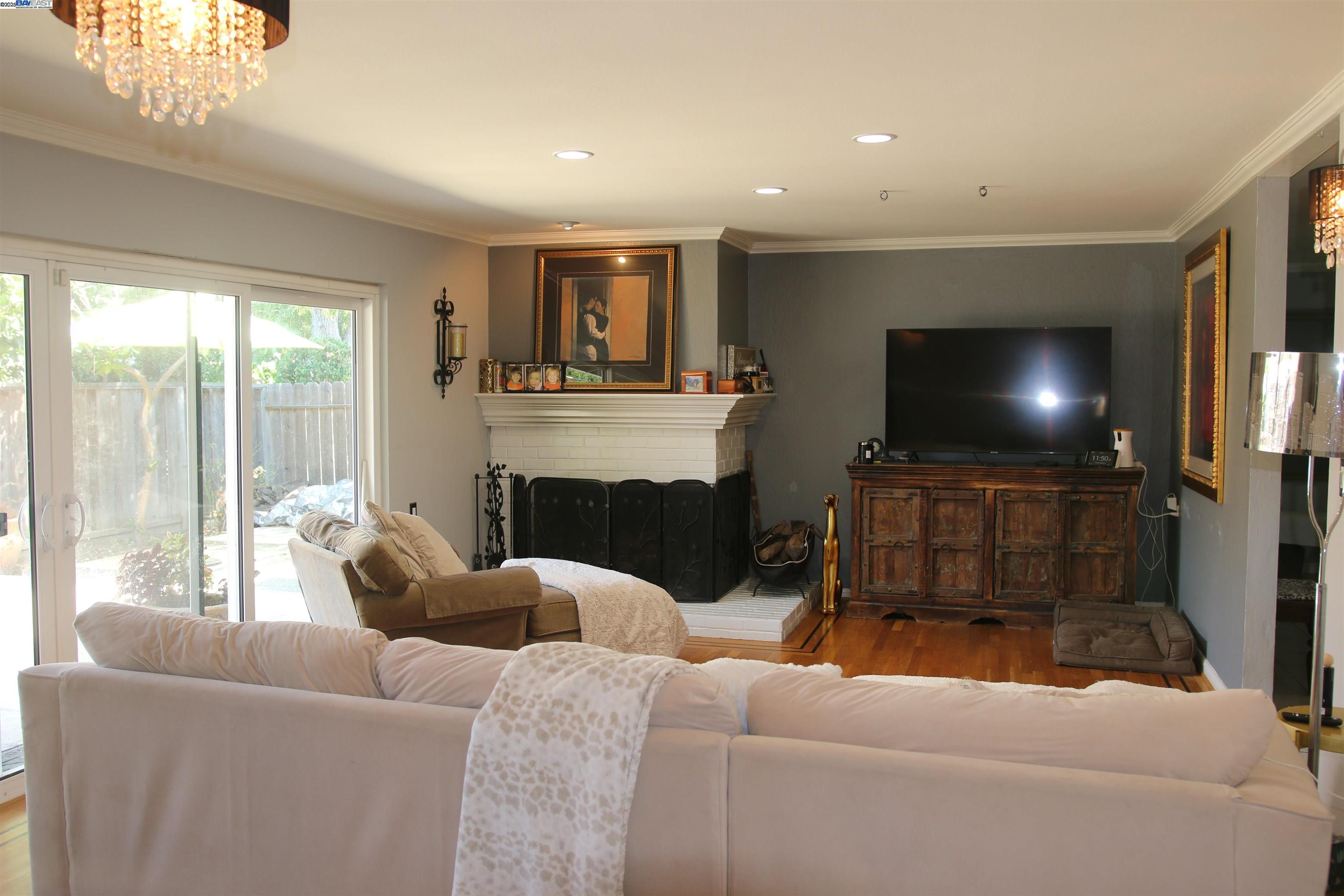 Detail Gallery Image 4 of 12 For 4017 Silver St, Pleasanton,  CA 94566 - 4 Beds | 2 Baths