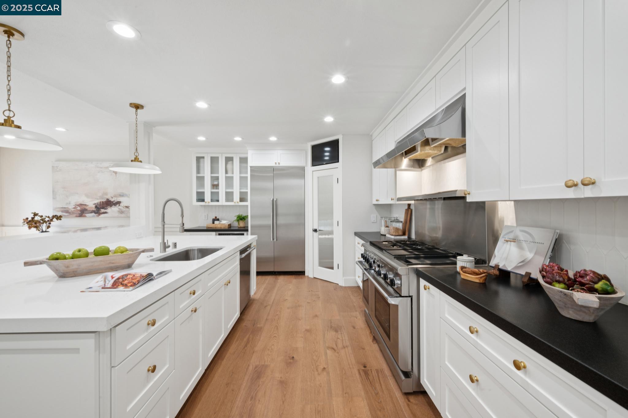 Detail Gallery Image 16 of 60 For 4120 Happy Valley Rd, Lafayette,  CA 94549 - 5 Beds | 4/1 Baths