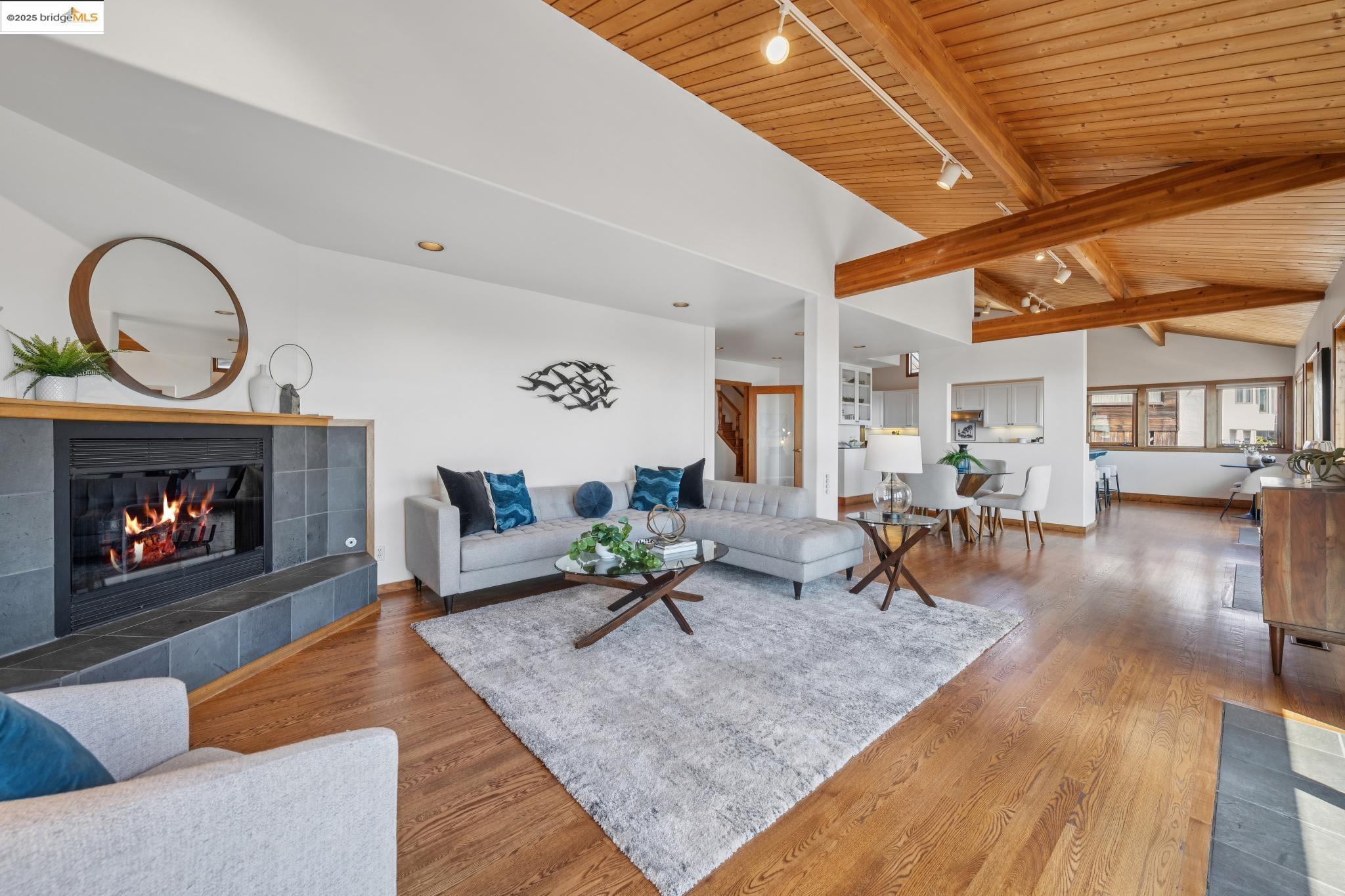 Detail Gallery Image 15 of 60 For 1534 Campus Dr, Berkeley,  CA 94708 - 4 Beds | 3 Baths