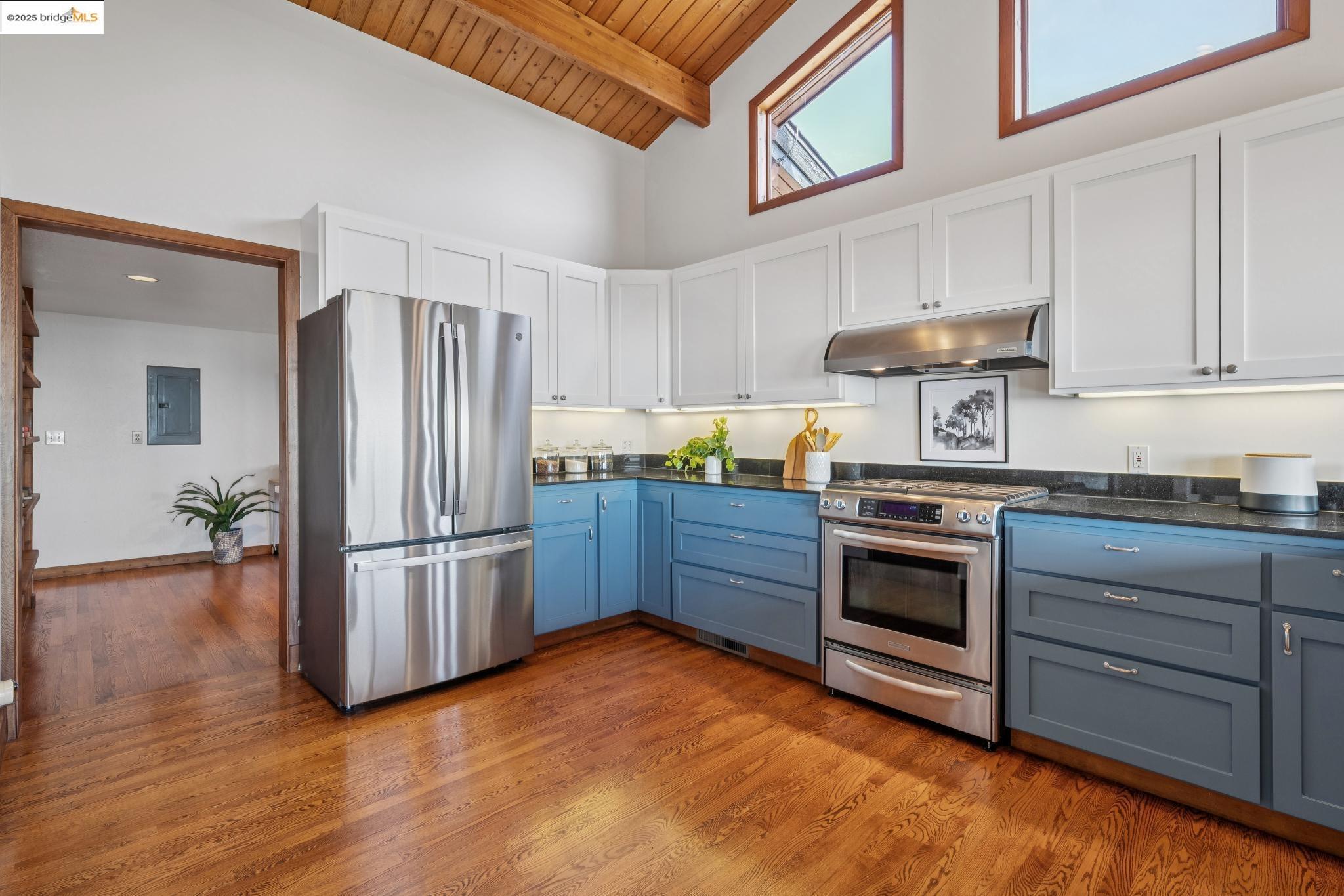 Detail Gallery Image 24 of 60 For 1534 Campus Dr, Berkeley,  CA 94708 - 4 Beds | 3 Baths