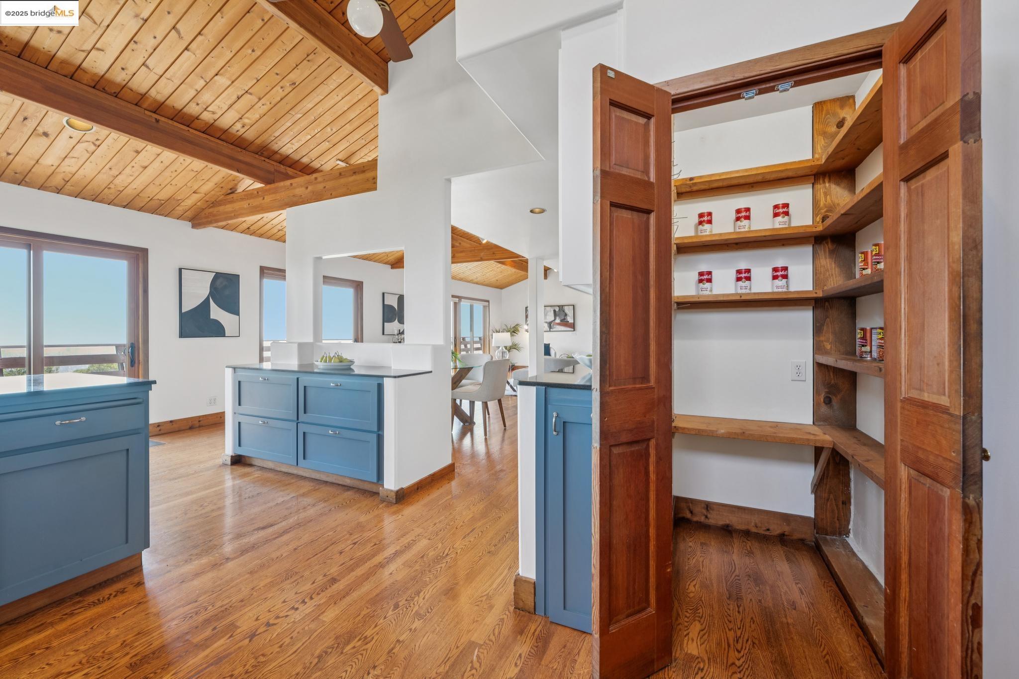 Detail Gallery Image 29 of 60 For 1534 Campus Dr, Berkeley,  CA 94708 - 4 Beds | 3 Baths