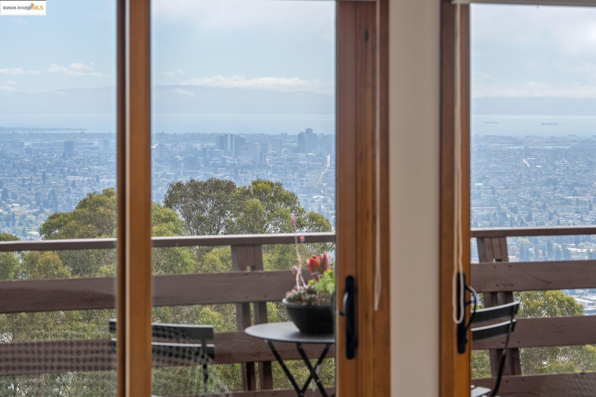Detail Gallery Image 33 of 60 For 1534 Campus Dr, Berkeley,  CA 94708 - 4 Beds | 3 Baths