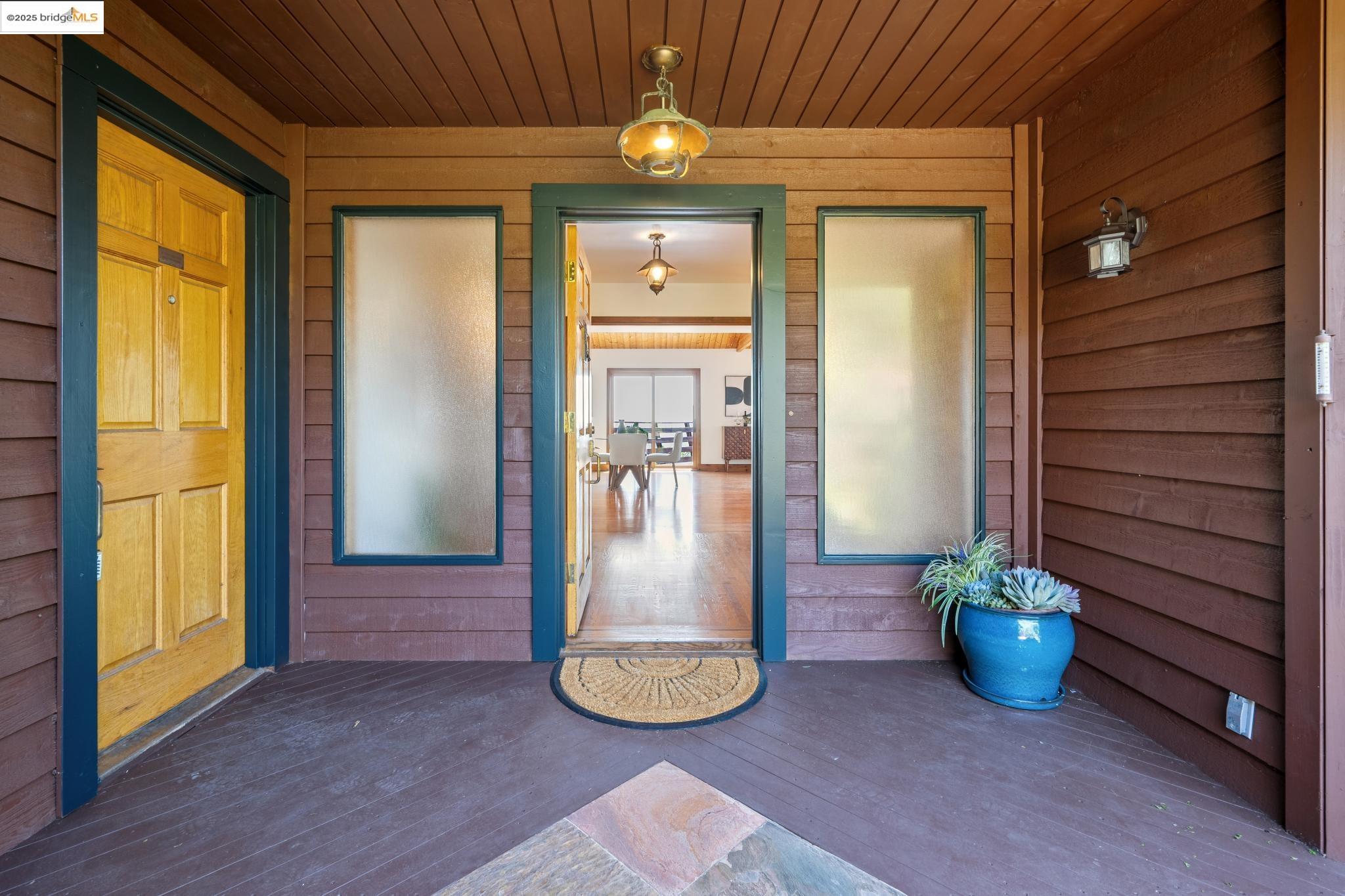 Detail Gallery Image 6 of 60 For 1534 Campus Dr, Berkeley,  CA 94708 - 4 Beds | 3 Baths