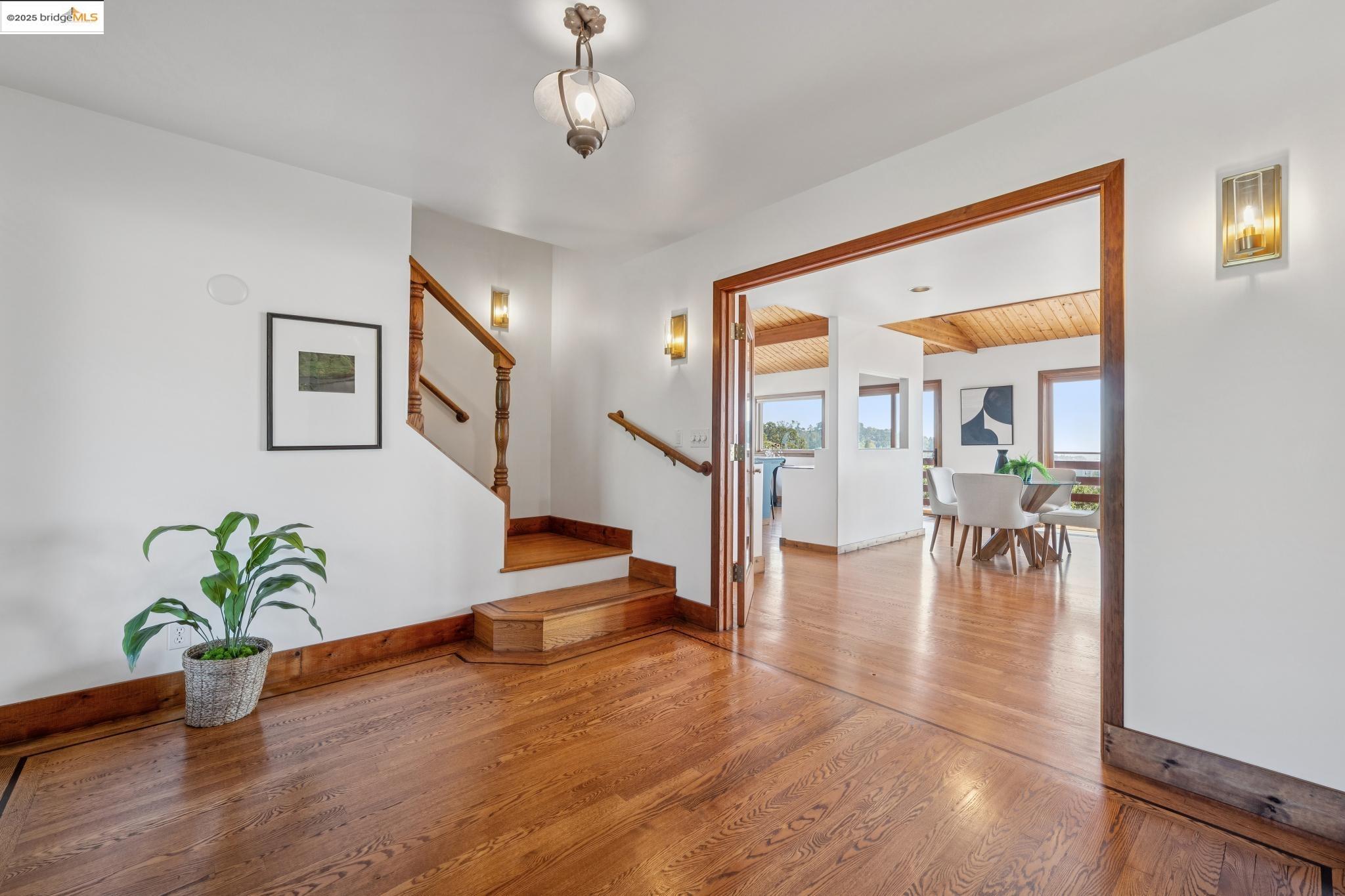 Detail Gallery Image 7 of 60 For 1534 Campus Dr, Berkeley,  CA 94708 - 4 Beds | 3 Baths