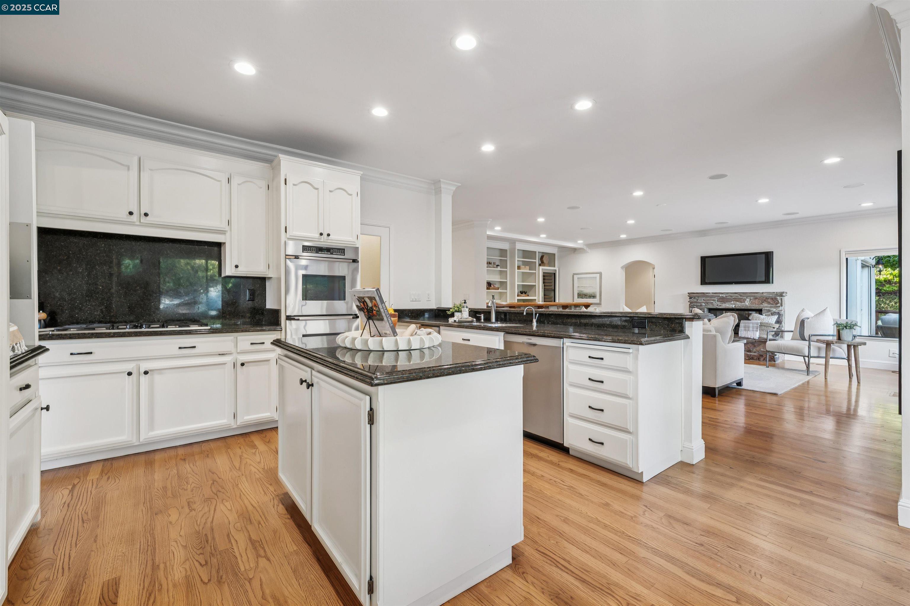 Detail Gallery Image 17 of 60 For 3746 Deer Trail Ct, Danville,  CA 94506 - 6 Beds | 3 Baths