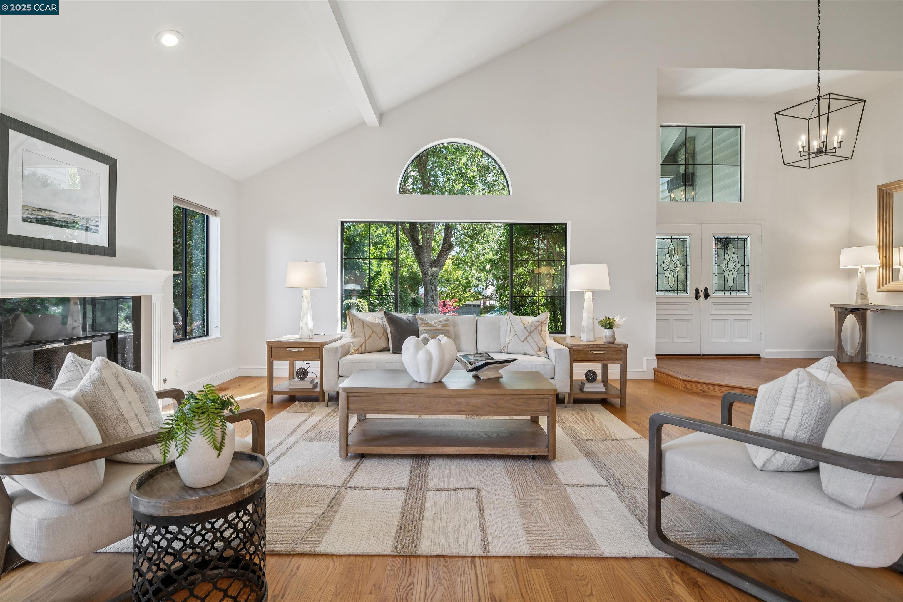 Detail Gallery Image 4 of 60 For 3746 Deer Trail Ct, Danville,  CA 94506 - 6 Beds | 3 Baths