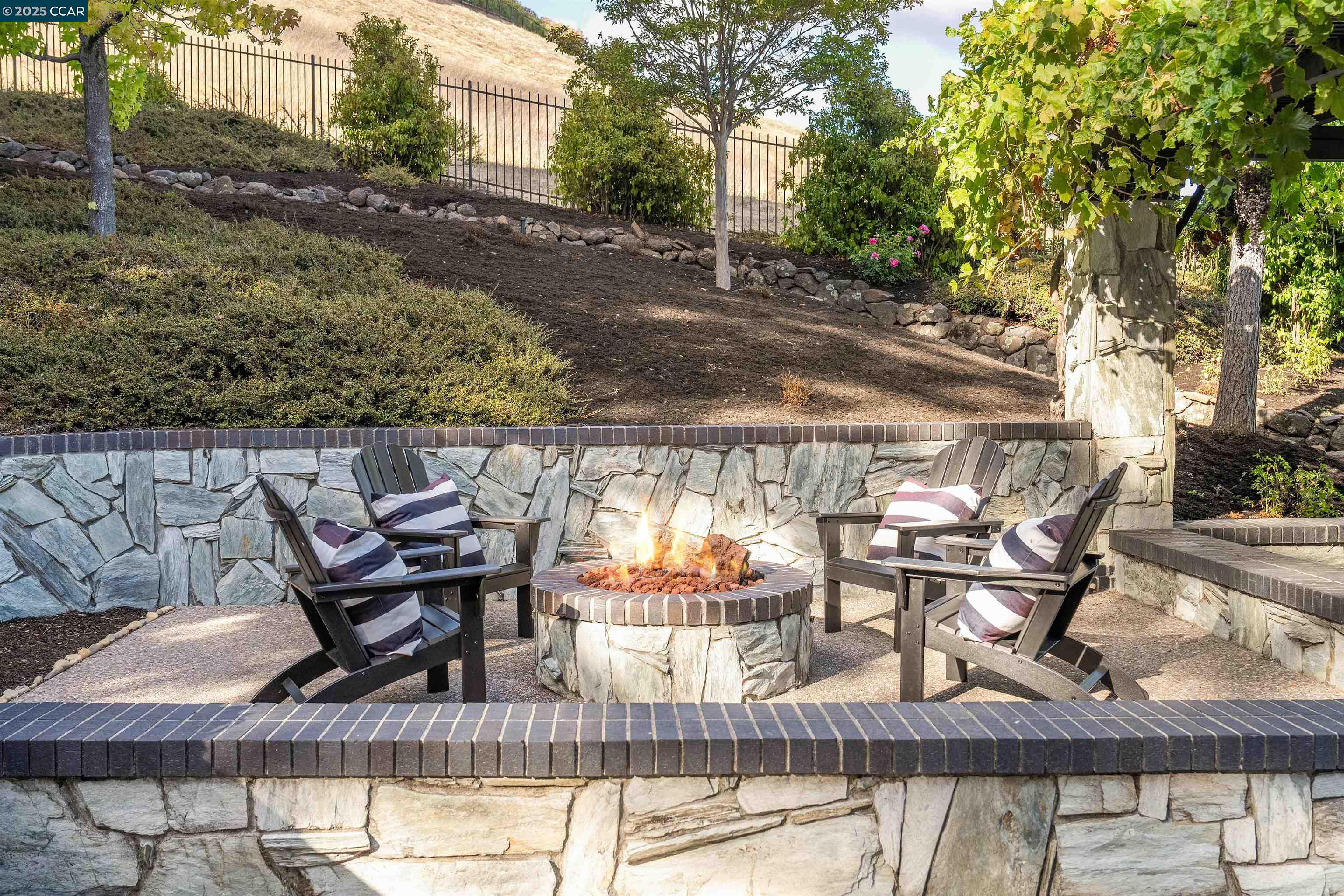 Detail Gallery Image 43 of 60 For 3746 Deer Trail Ct, Danville,  CA 94506 - 6 Beds | 3 Baths