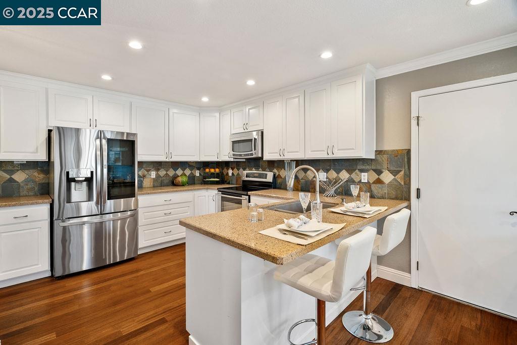 Detail Gallery Image 14 of 49 For 3051 Tahoe Pl, San Ramon,  CA 94582 - 3 Beds | 2/1 Baths