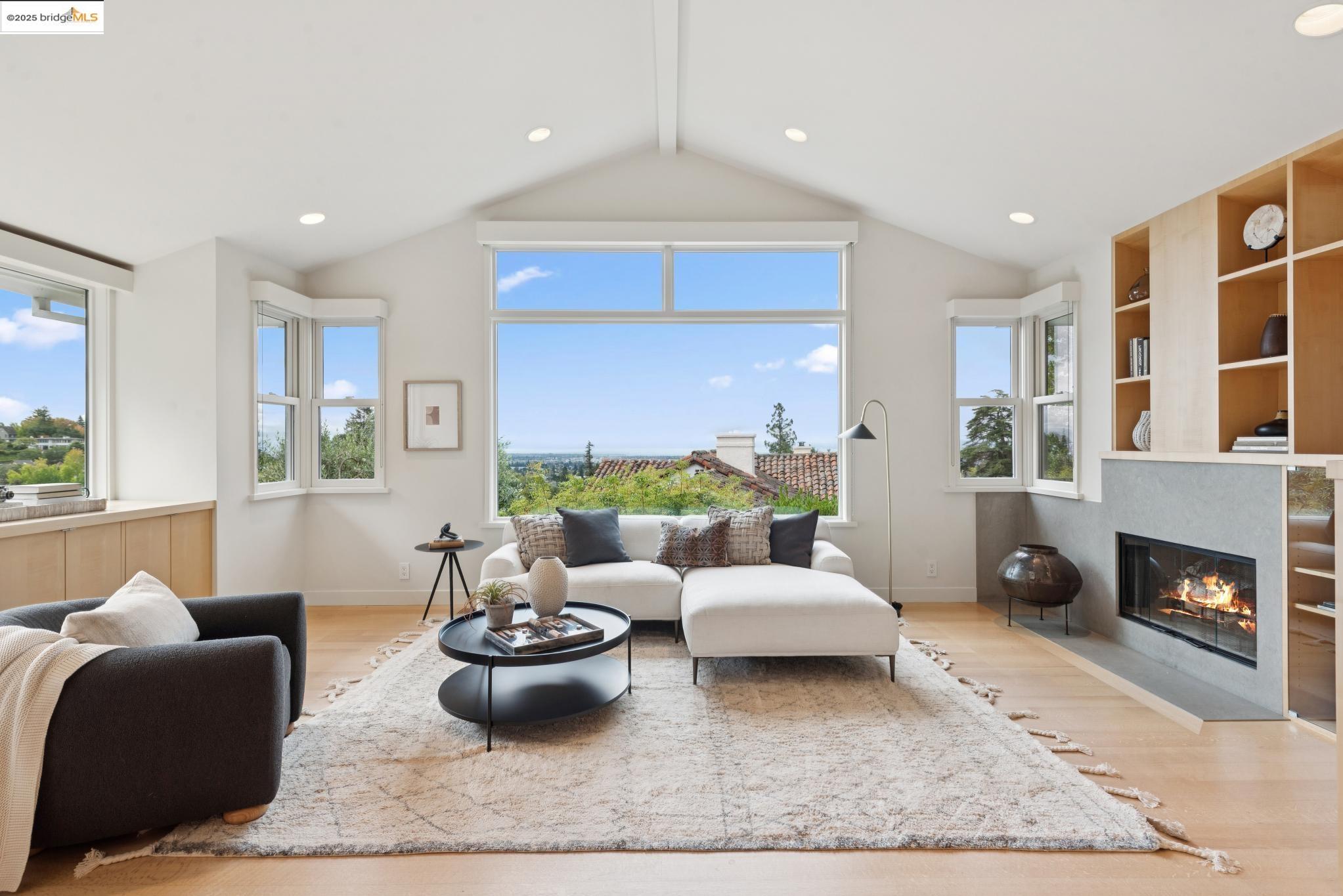 Detail Gallery Image 18 of 60 For 64 Crest Rd, Piedmont,  CA 94611-3304 - 5 Beds | 4 Baths