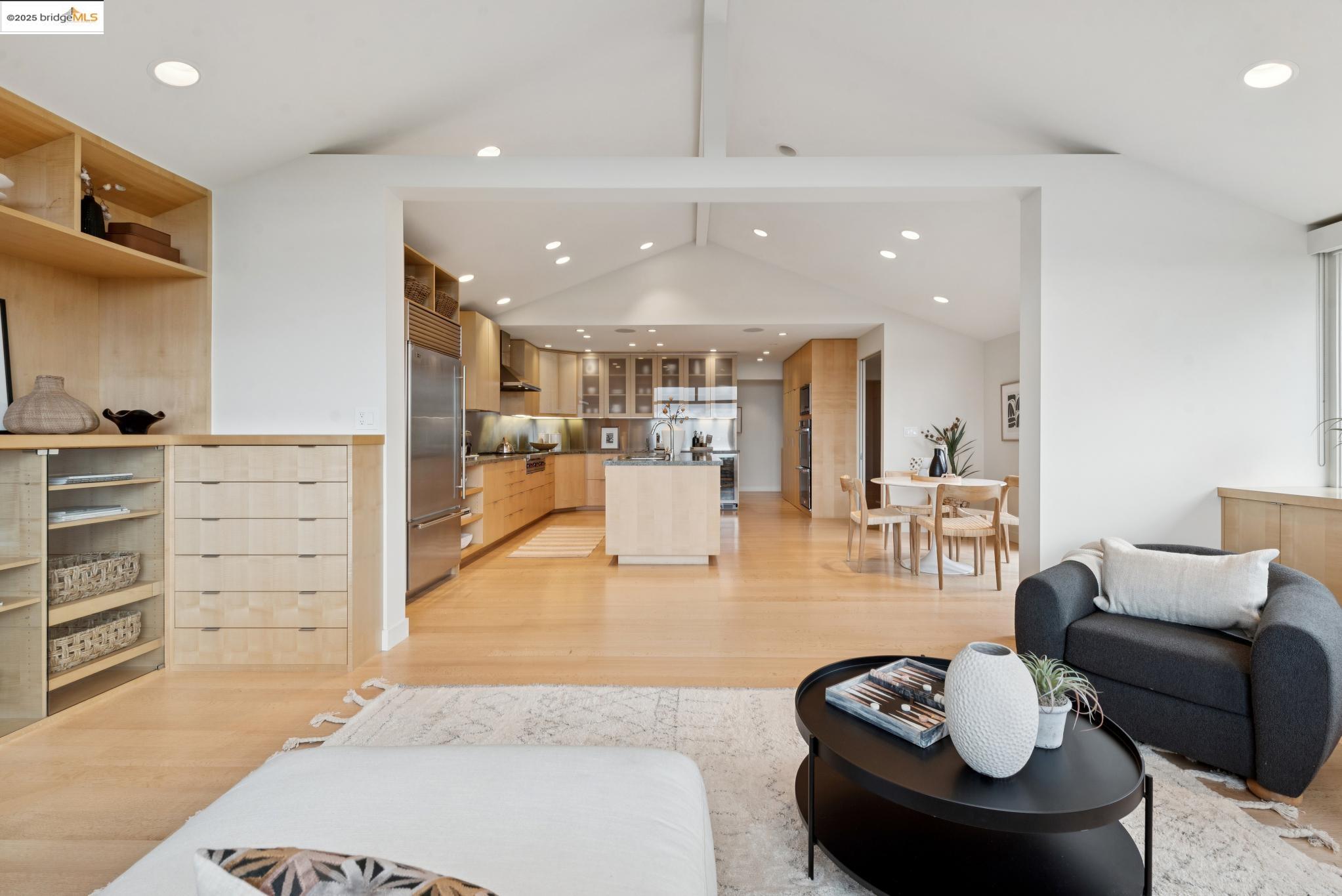 Detail Gallery Image 20 of 60 For 64 Crest Rd, Piedmont,  CA 94611-3304 - 5 Beds | 4 Baths
