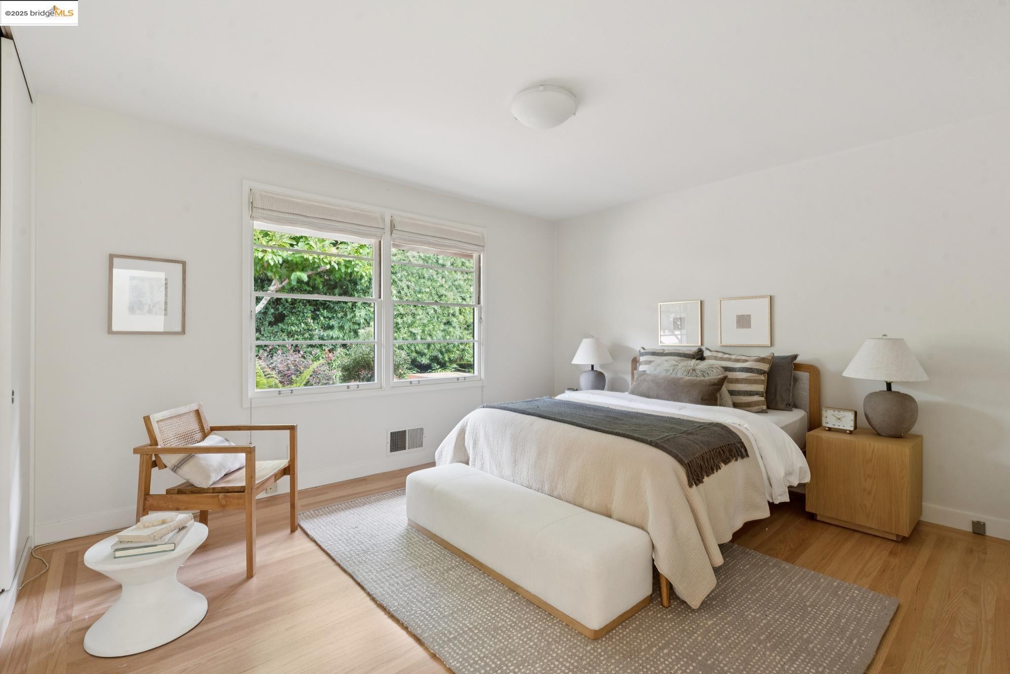 Detail Gallery Image 24 of 60 For 64 Crest Rd, Piedmont,  CA 94611-3304 - 5 Beds | 4 Baths