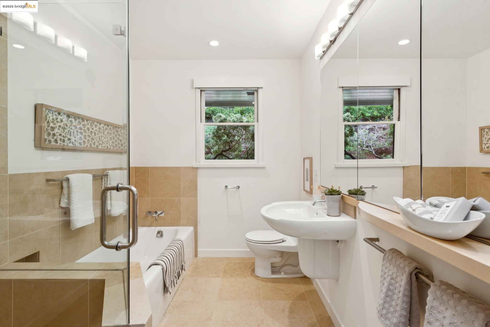 Detail Gallery Image 26 of 60 For 64 Crest Rd, Piedmont,  CA 94611-3304 - 5 Beds | 4 Baths