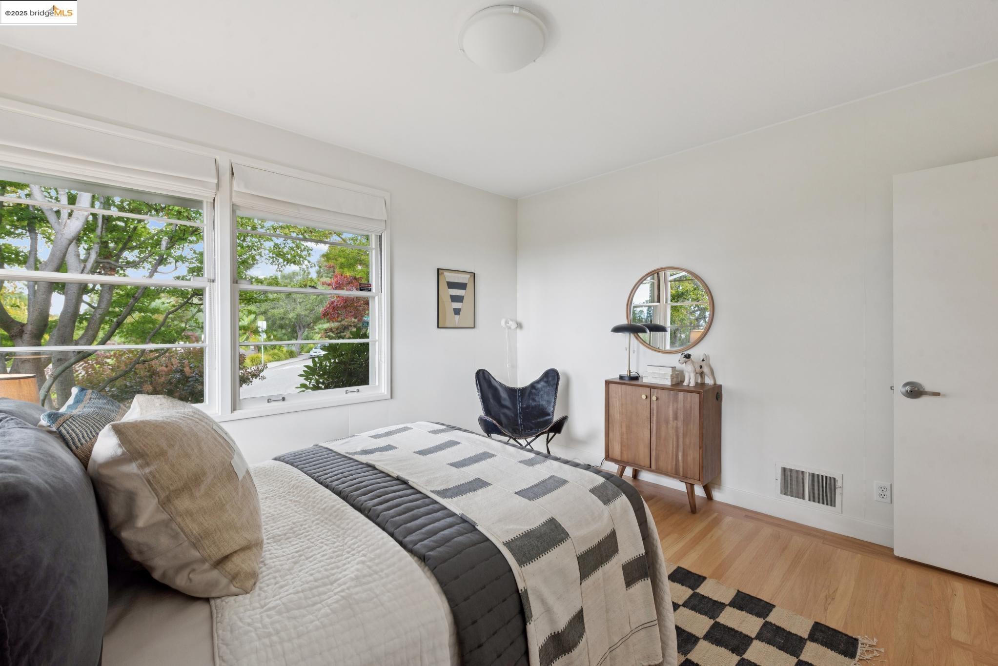 Detail Gallery Image 31 of 60 For 64 Crest Rd, Piedmont,  CA 94611-3304 - 5 Beds | 4 Baths