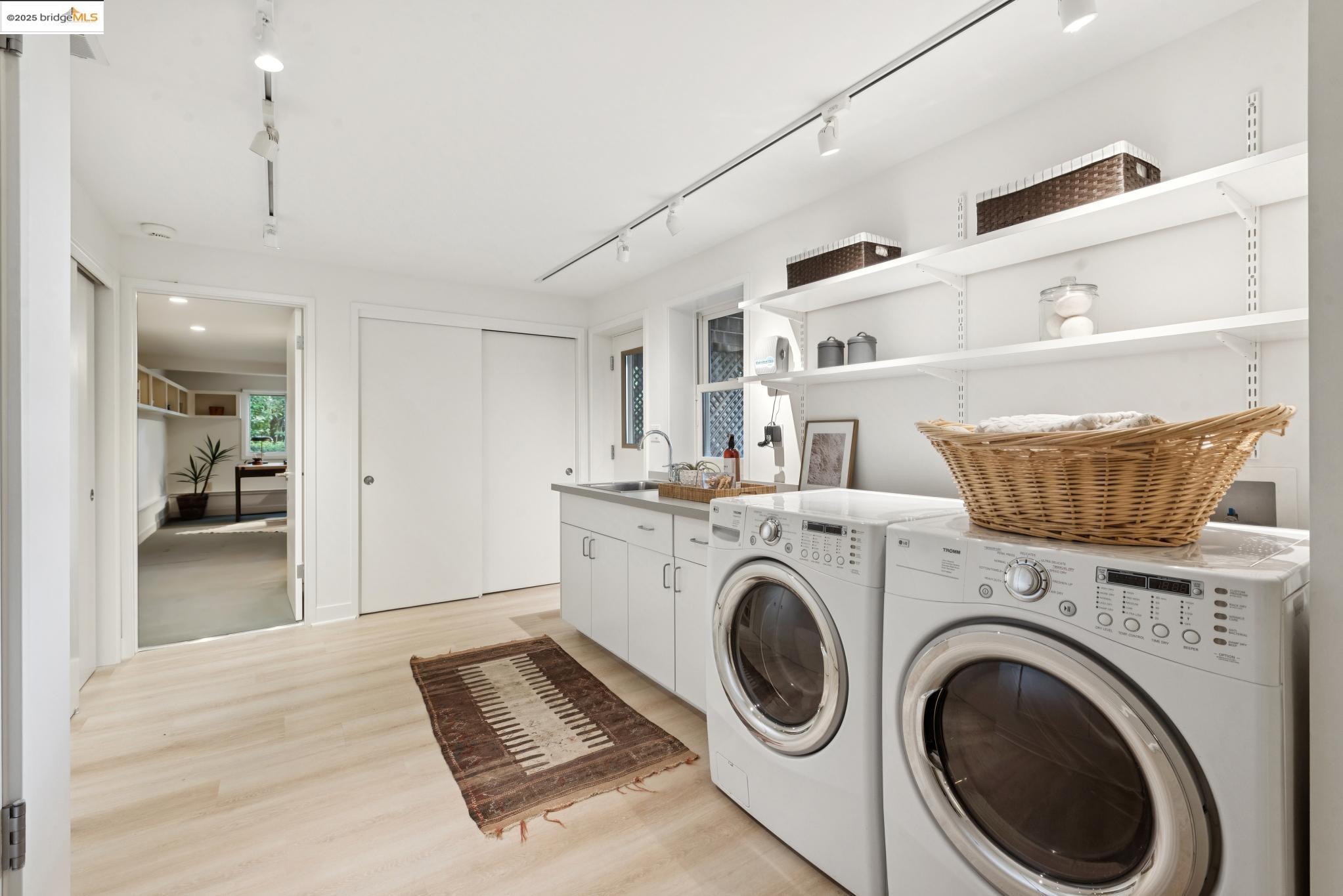 Detail Gallery Image 40 of 60 For 64 Crest Rd, Piedmont,  CA 94611-3304 - 5 Beds | 4 Baths