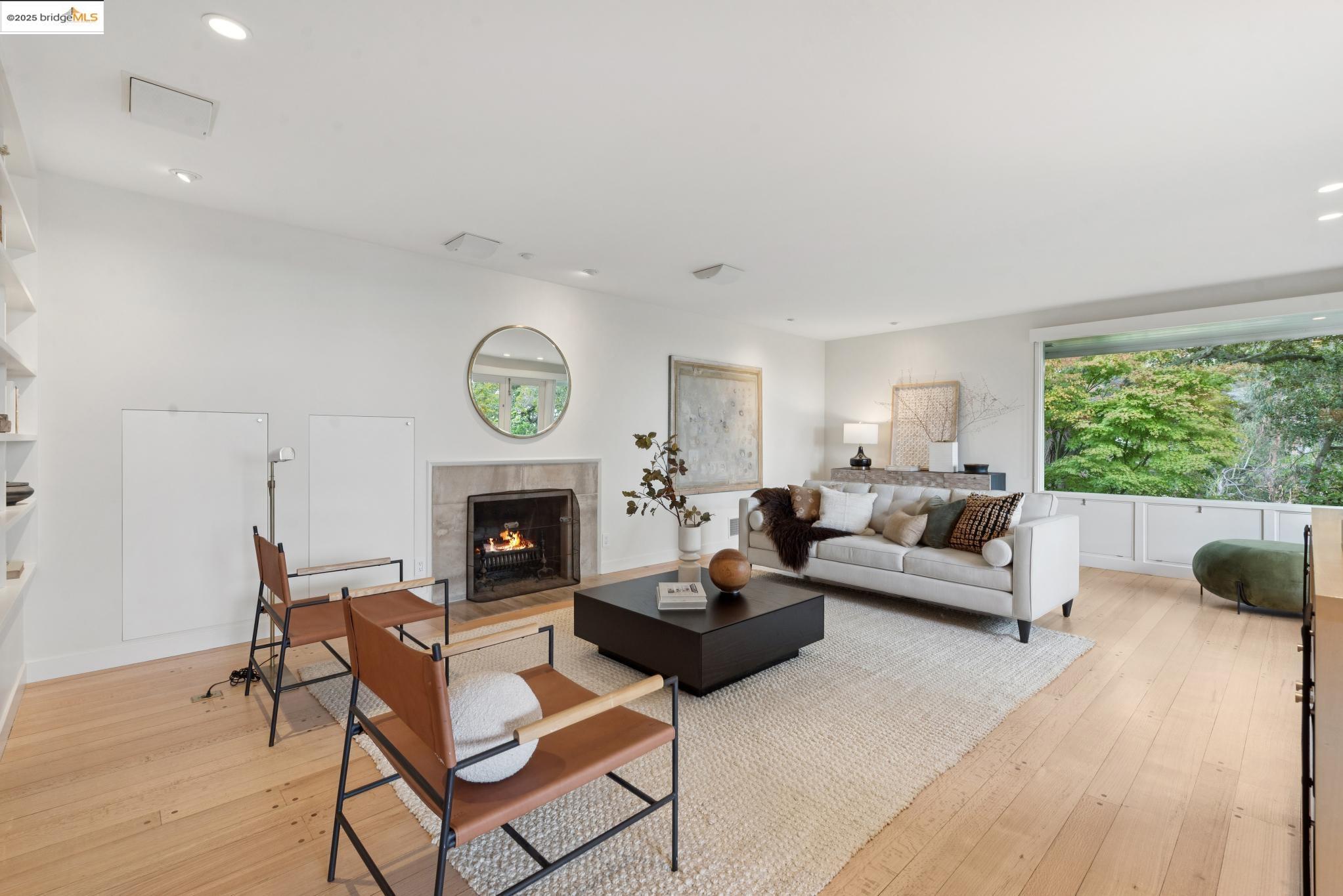 Detail Gallery Image 5 of 60 For 64 Crest Rd, Piedmont,  CA 94611-3304 - 5 Beds | 4 Baths