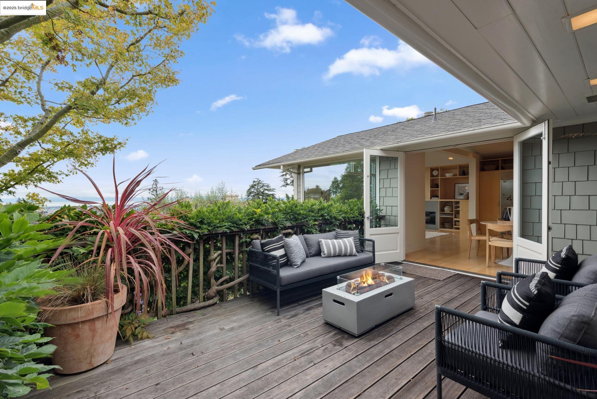 Detail Gallery Image 44 of 60 For 64 Crest Rd, Piedmont,  CA 94611-3304 - 5 Beds | 4 Baths