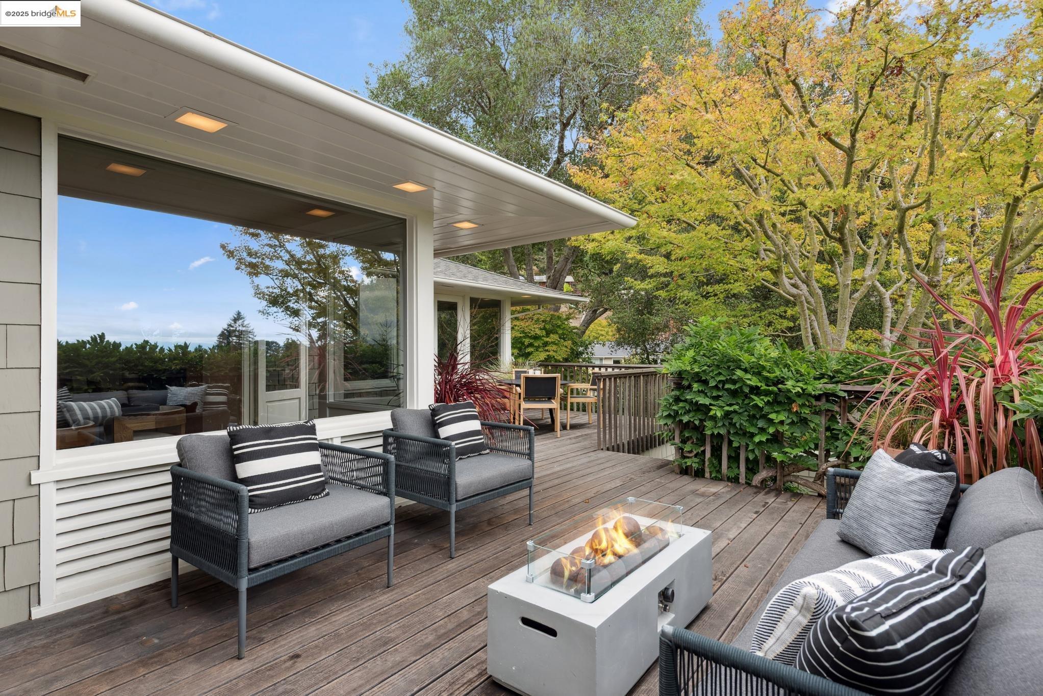 Detail Gallery Image 49 of 60 For 64 Crest Rd, Piedmont,  CA 94611-3304 - 5 Beds | 4 Baths