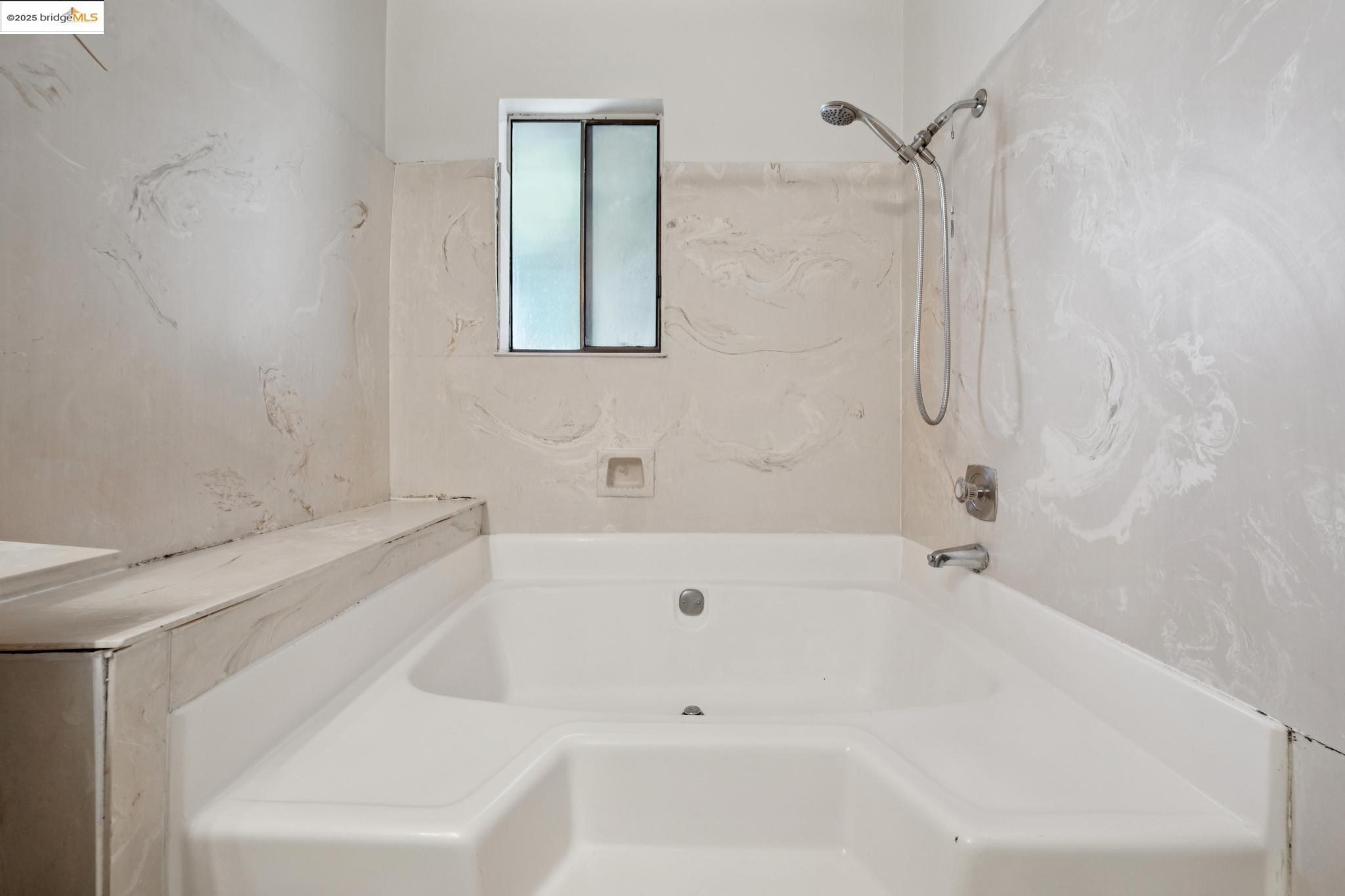 Photo #37: 41111187 Listing: Photo #37