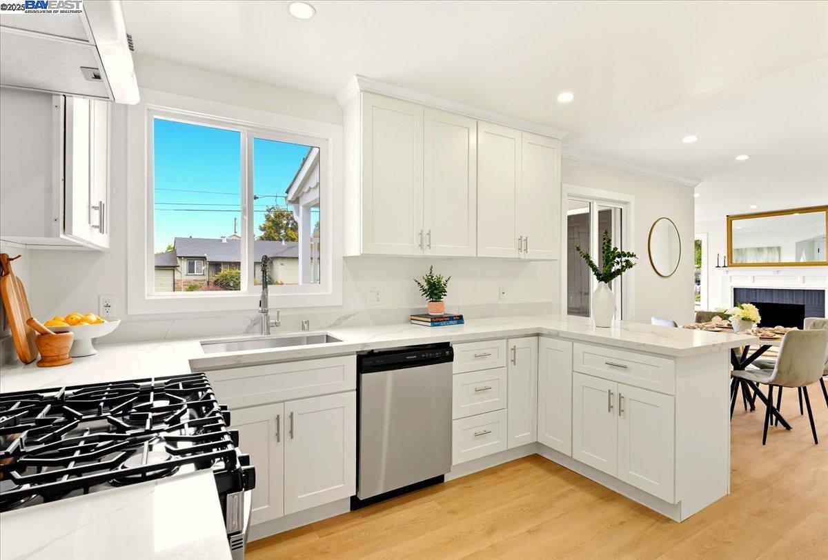 Detail Gallery Image 11 of 24 For 1531 136th Ave, San Leandro,  CA 94578 - 2 Beds | 1/1 Baths