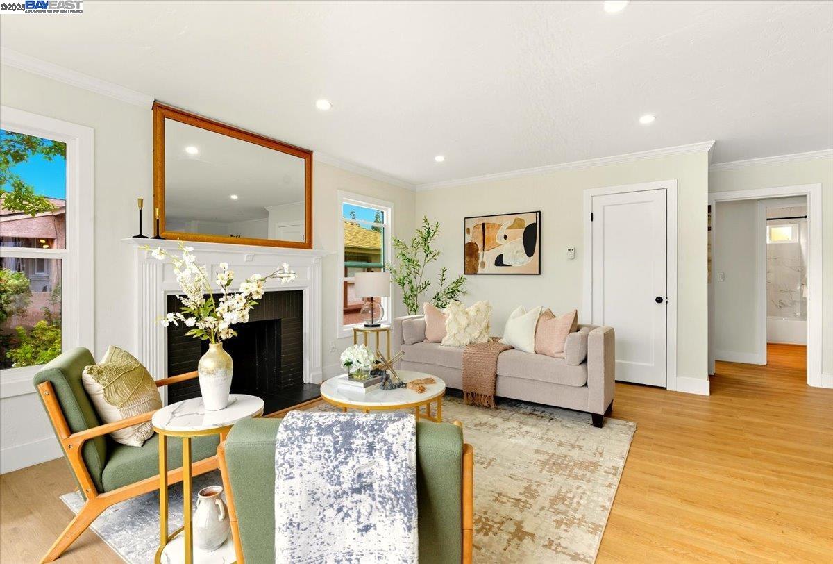 Detail Gallery Image 5 of 24 For 1531 136th Ave, San Leandro,  CA 94578 - 2 Beds | 1/1 Baths