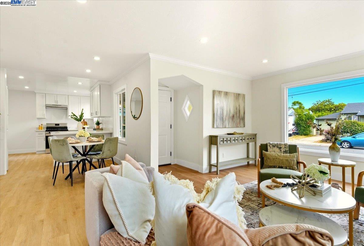 Detail Gallery Image 8 of 24 For 1531 136th Ave, San Leandro,  CA 94578 - 2 Beds | 1/1 Baths