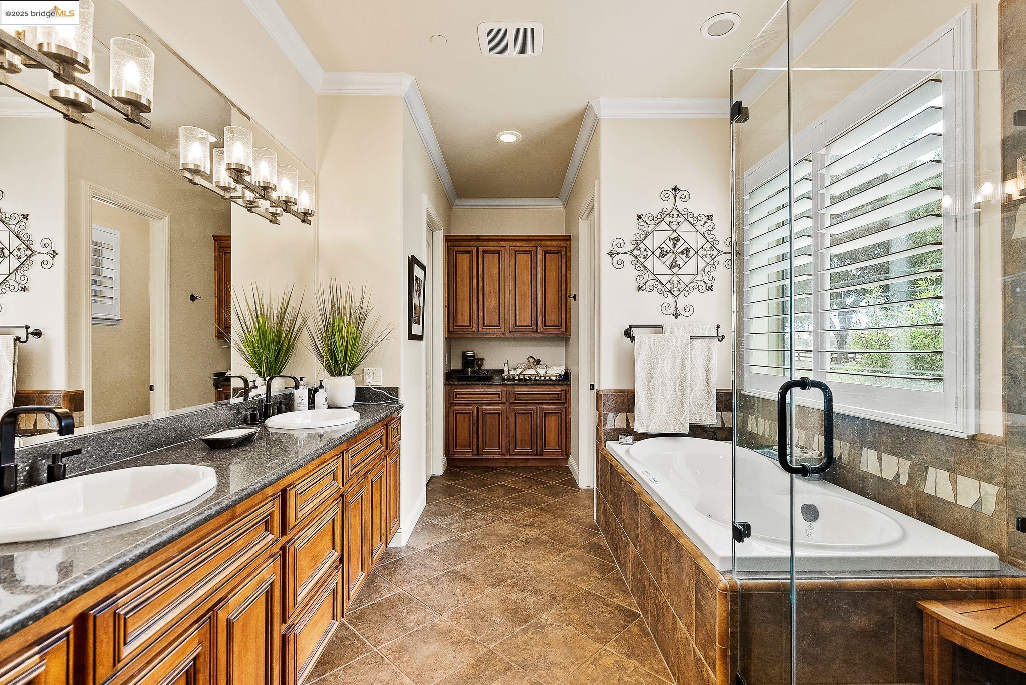 Detail Gallery Image 17 of 60 For 3501 Byer Road, Byron,  CA 94514 - 4 Beds | 4 Baths